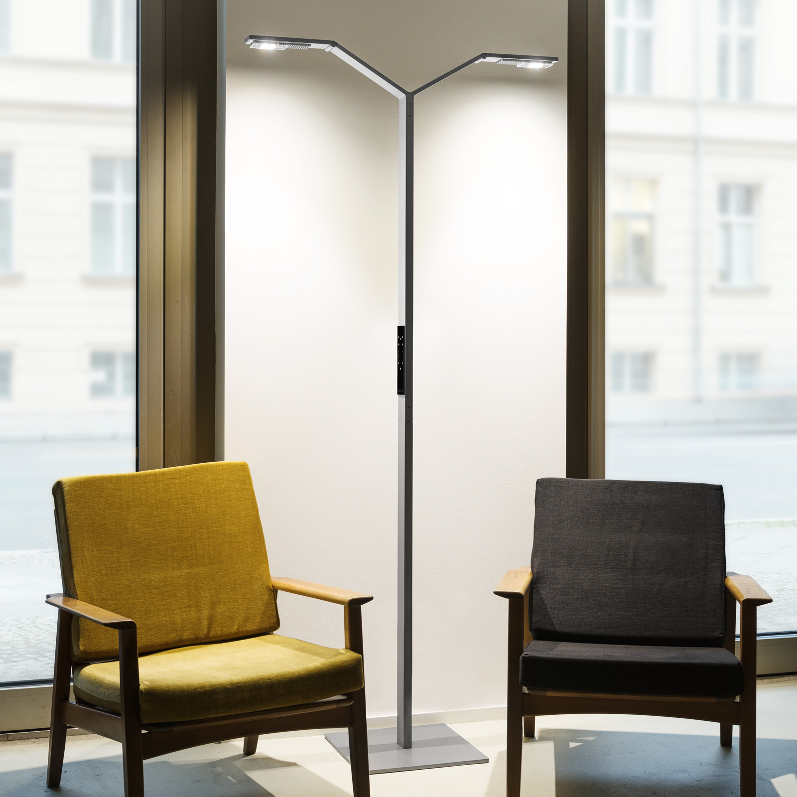 Luctra Floor Twin Linear LED-Stehleuchte 2-flammig