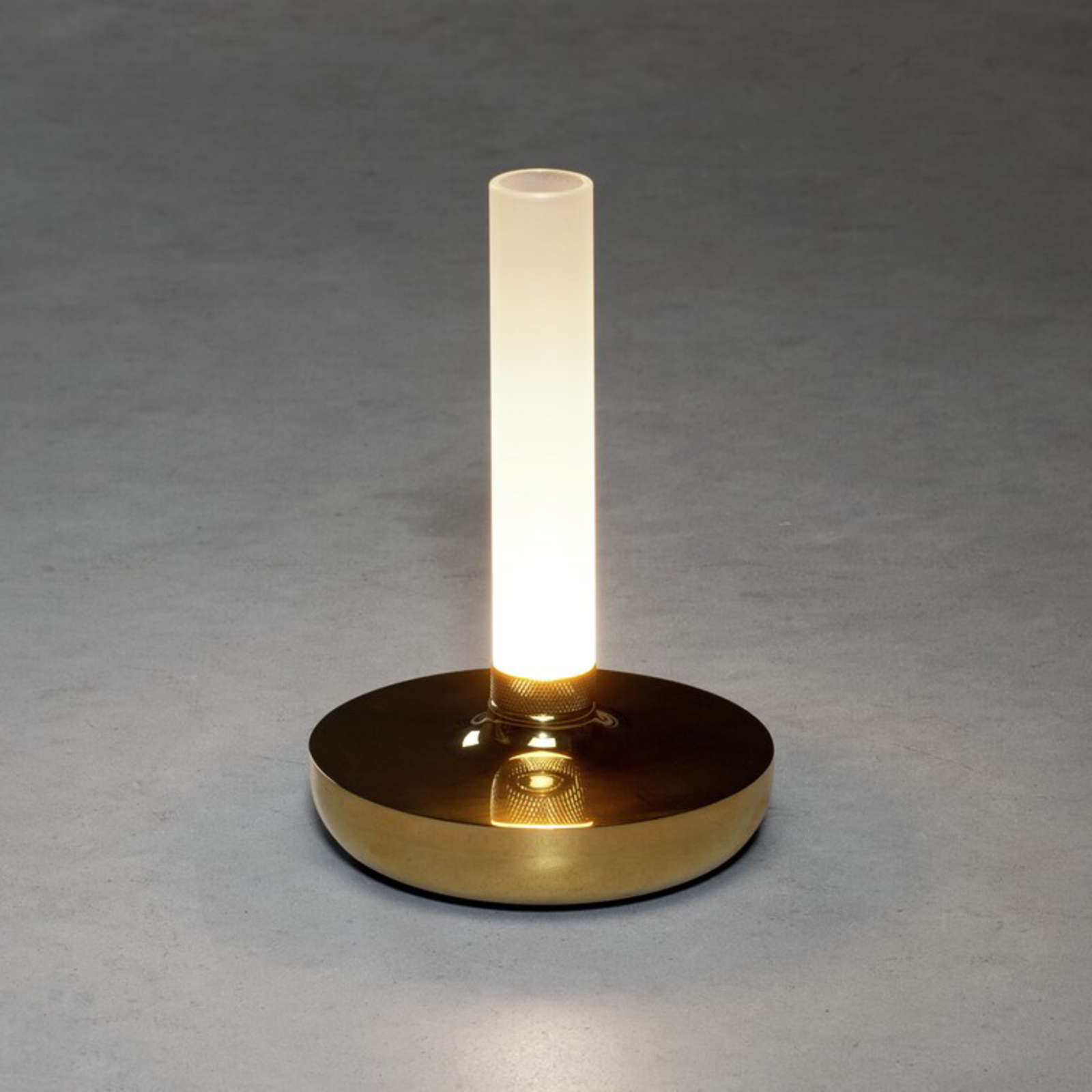 Biarritz LED table lamp, IP54, battery, CCT, gold