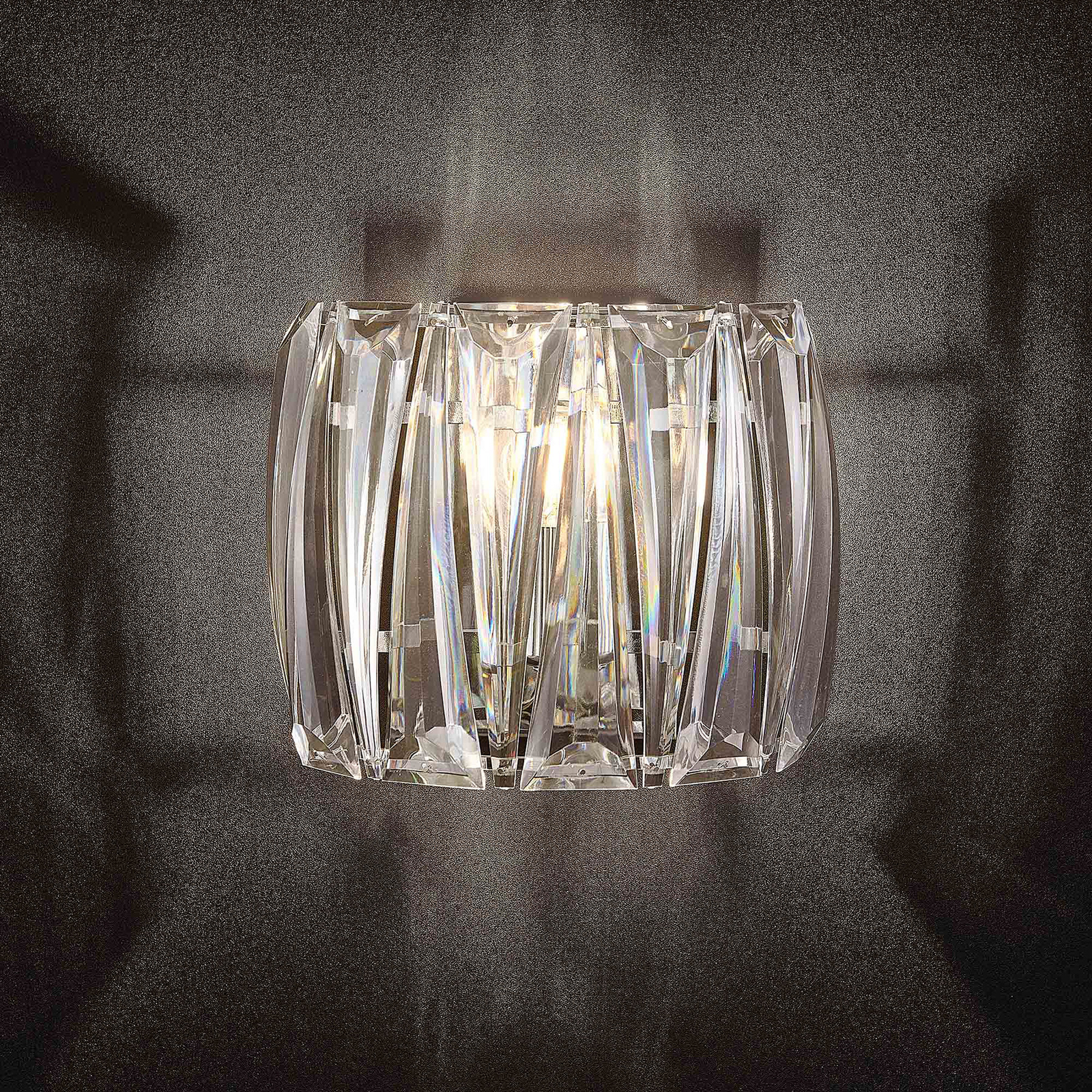 Lindby Sofia nástenné svietidlo z akrylu a kovu