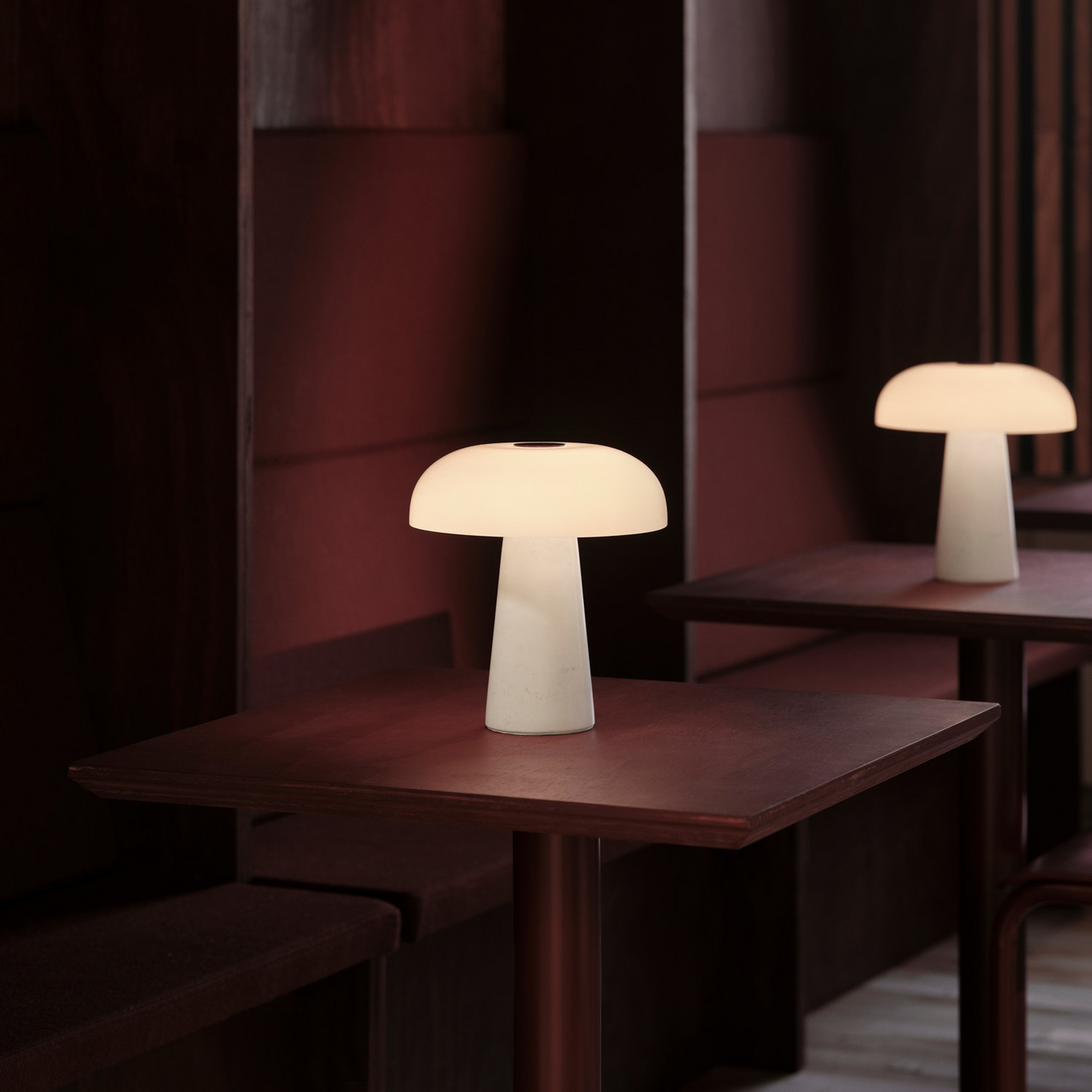 Lampa stołowa LED z akumulatorem Glossy mini, biały marmur, ściemniana Lampa stołowa LED z akumulatorem Glossy mini, biały marmur, ściemniana