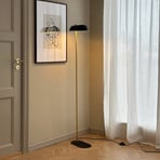 Lampe sur pied Dyberg Larsen Arch, noir/laiton, 143 cm