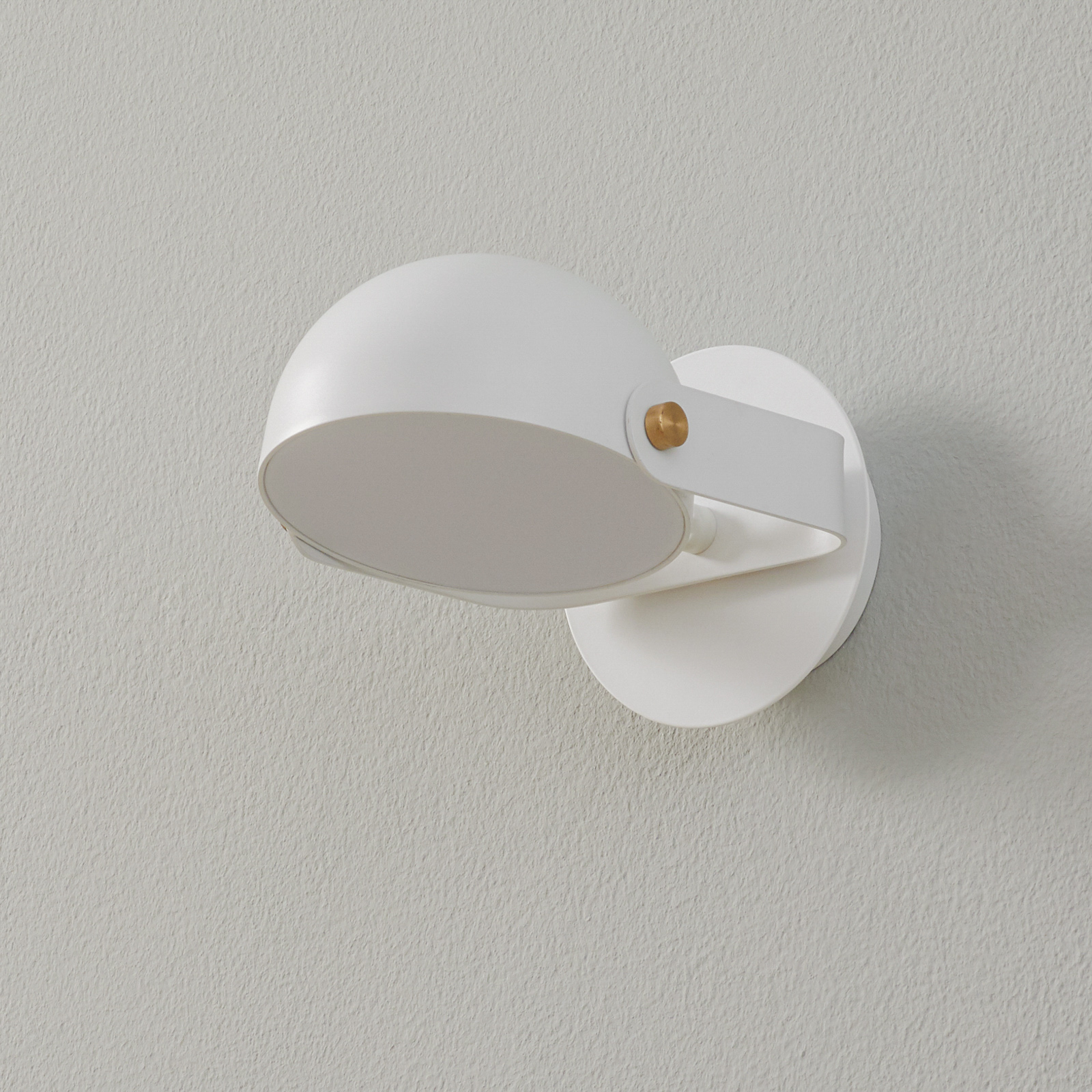 LED-Wandleuchte Hemi mit schwenkbarem Schirm
