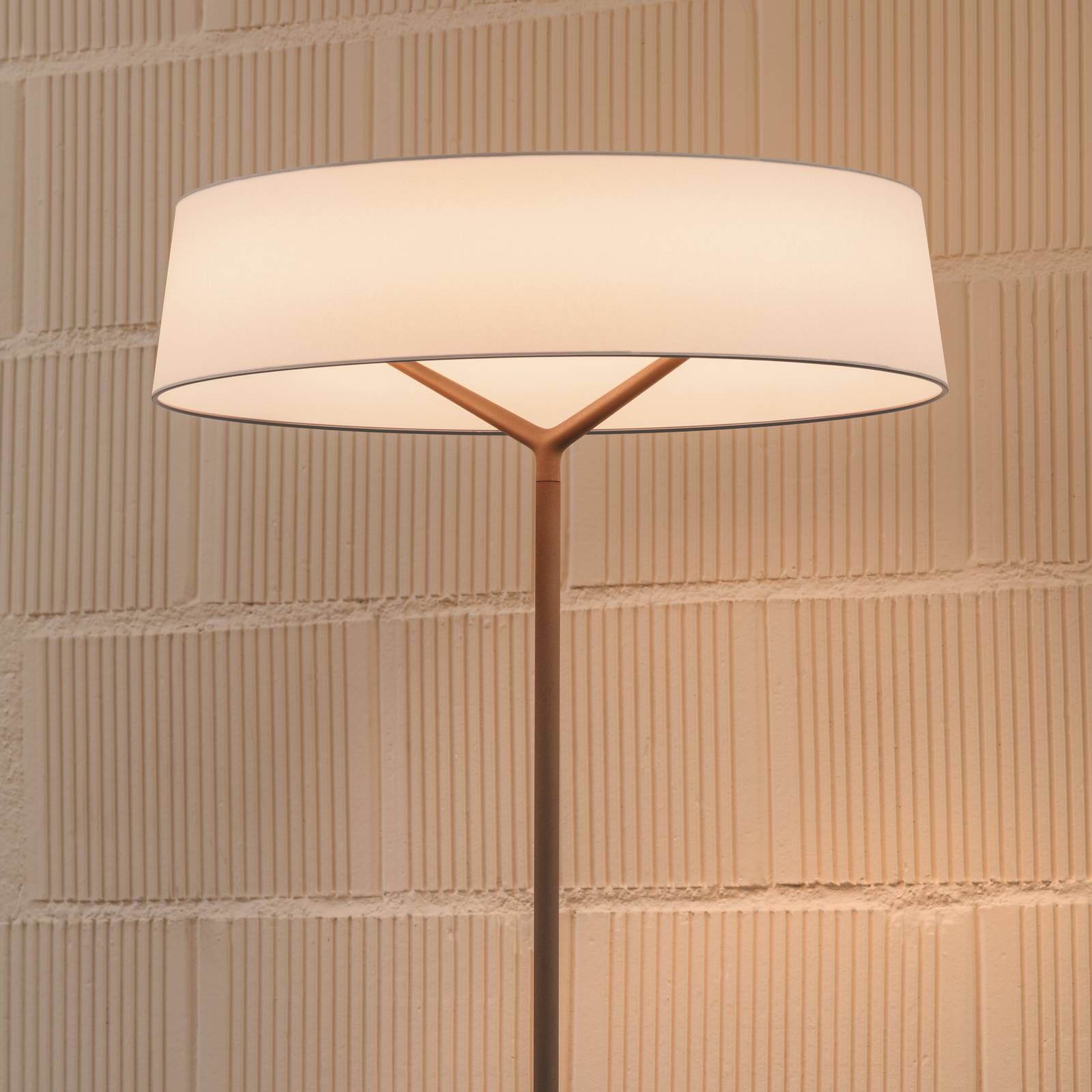  Vibia Lampa Stojąca Led Vibia Dama, Beżowa, Wysokość 140 Cm Papier/metal 