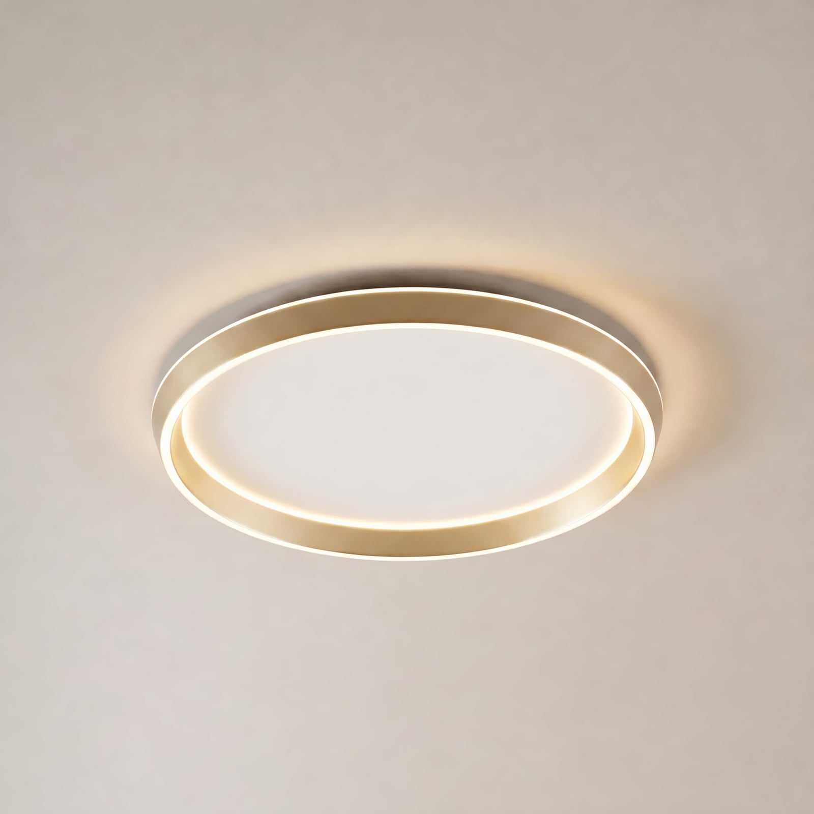 Lucande LED-taklampe Rylan, messing, Ø 62 cm, dimbar CCT