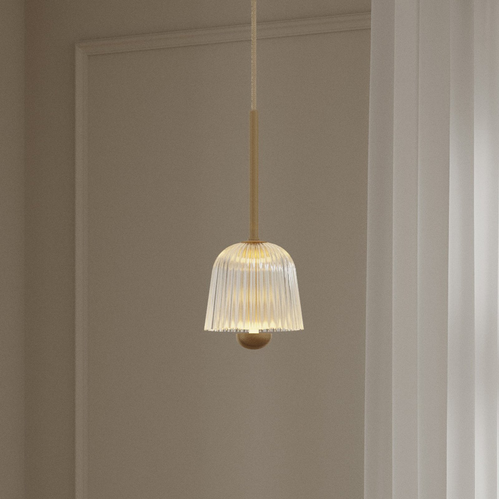 Nuura LED-Hängelampe Asteea 1, Ø 12 cm, messingfarben/klar