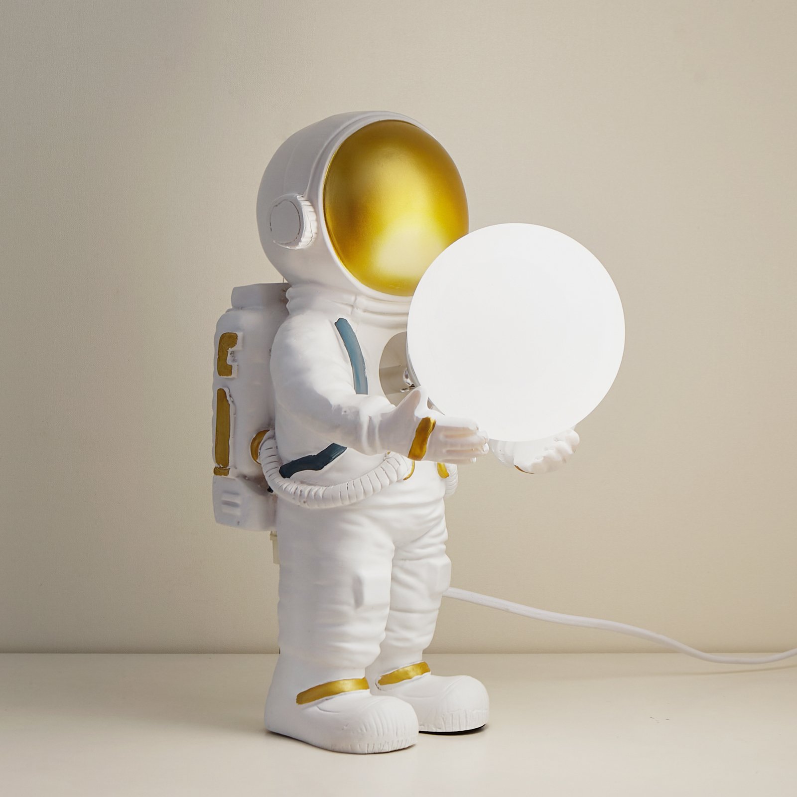 Lindby bordslampa Astronaut, vit/guld, keramik, glas