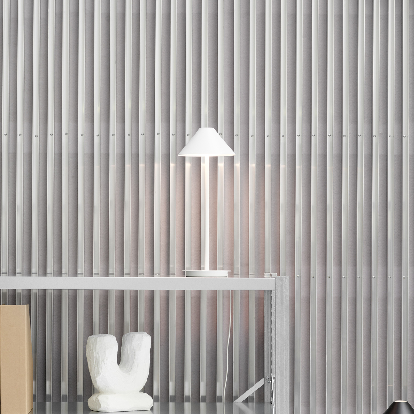 Keglen 175 LED Tischleuchte w/Base Dim-to-Warm White - Louis Poulsen