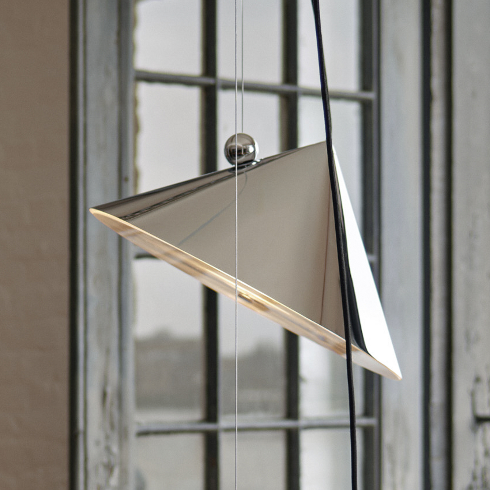 Candeeiro suspenso LED Pose da Tom Dixon, prateado, Ø 43 cm, aço, regulável