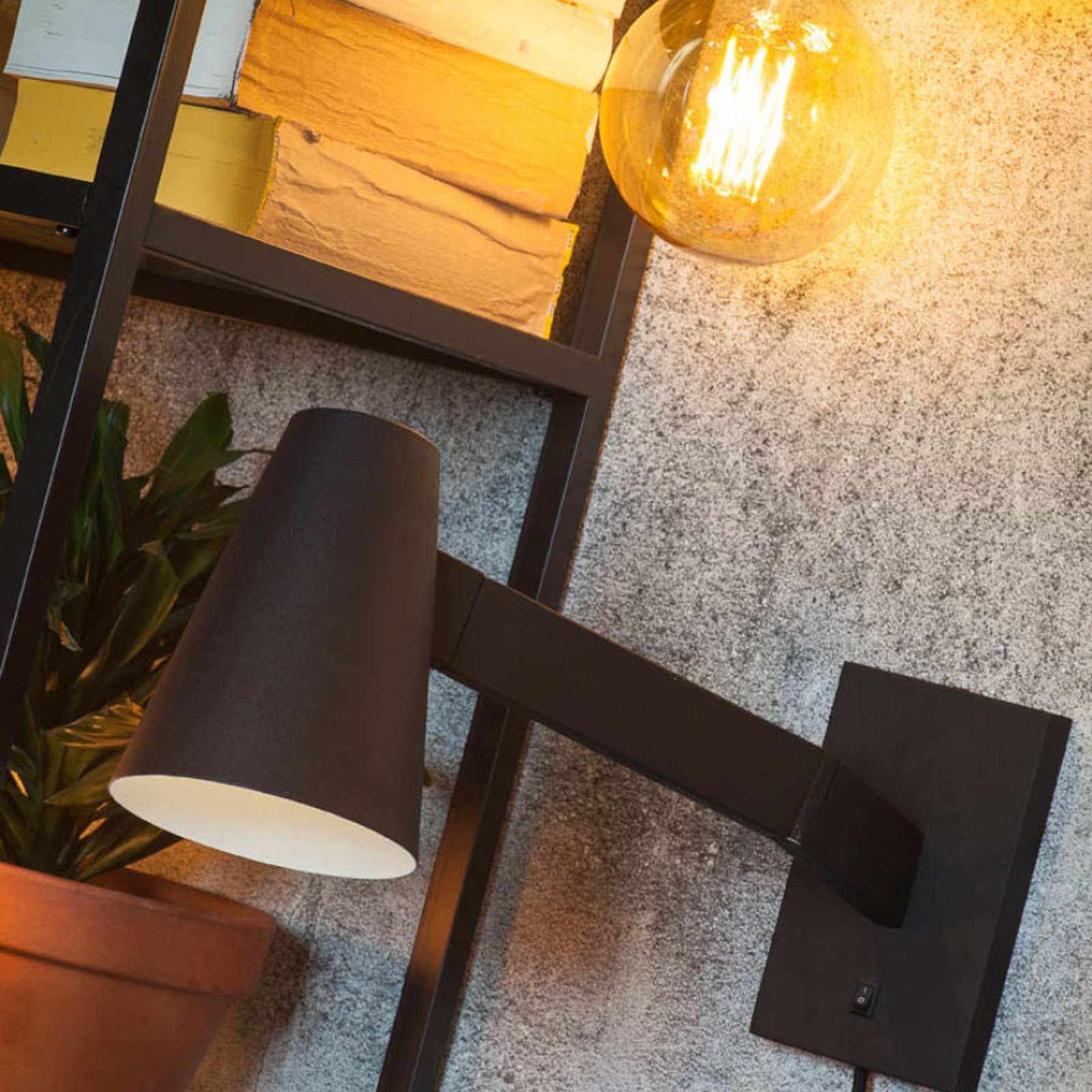 Става въпрос за RoMi Biarritz стенна лампа, 40 см, черна