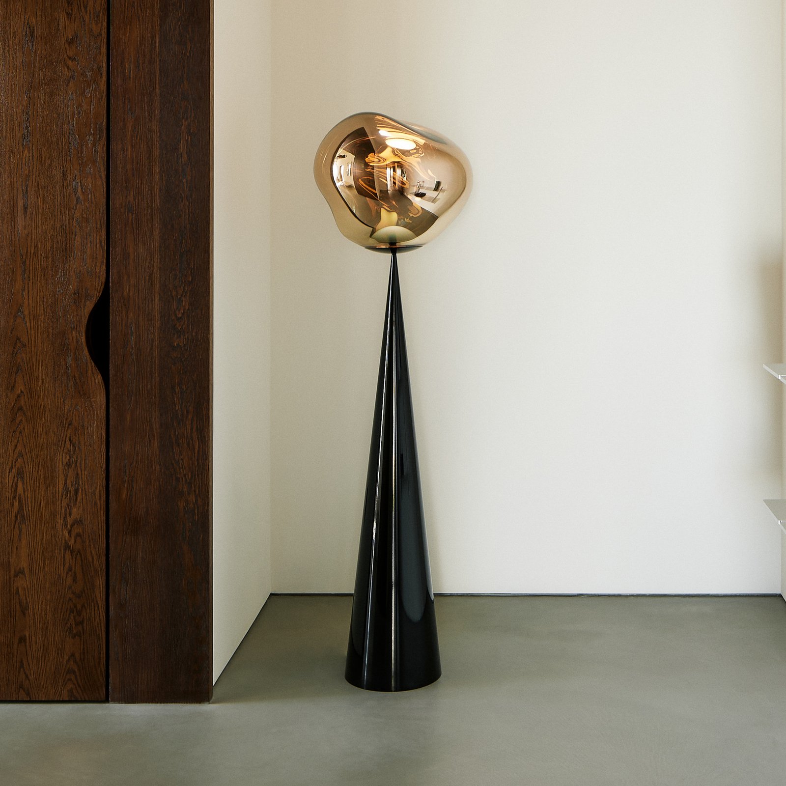 Tom Dixon Melt Cone Fat, gold-coloured, black base, 175 cm