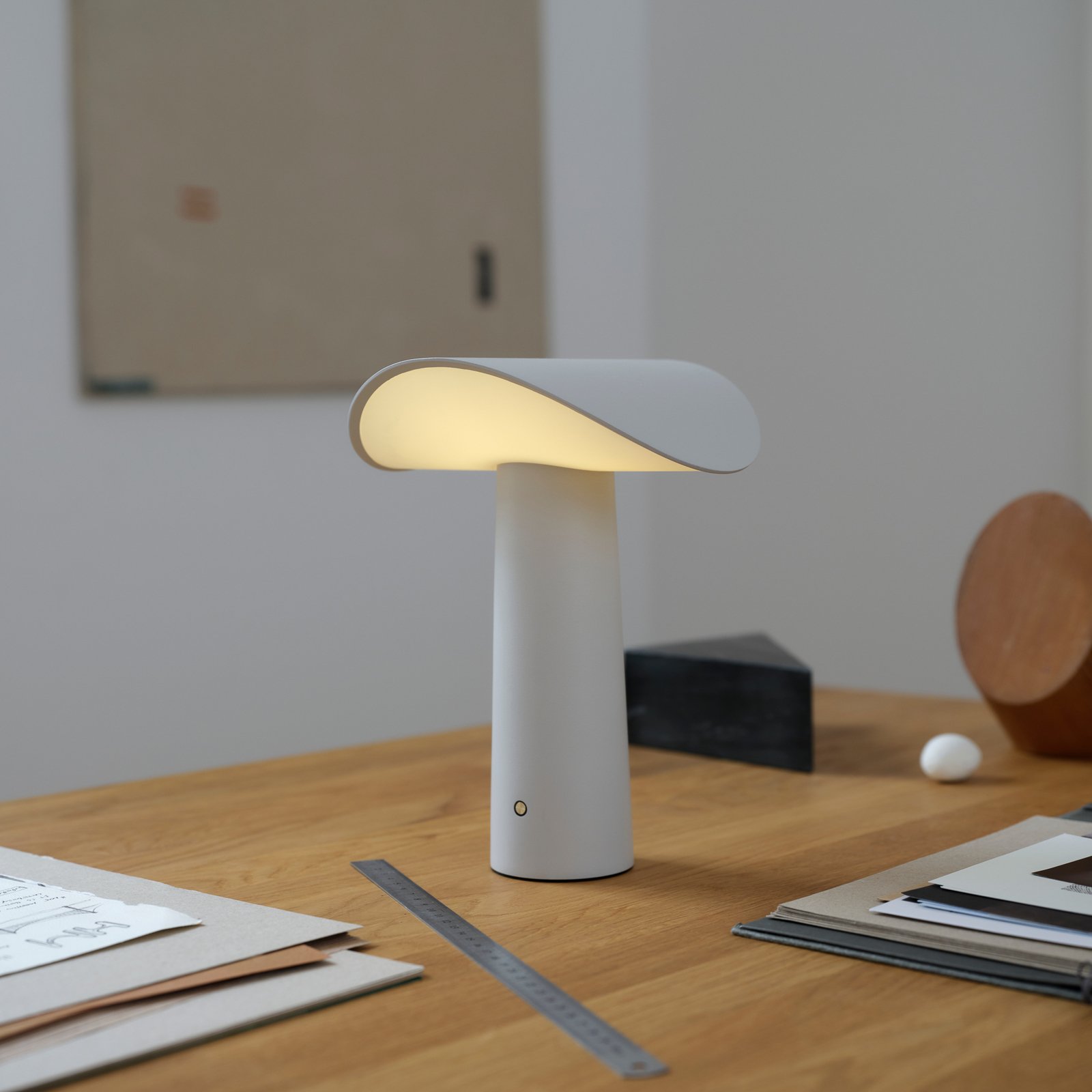 lampe à poser LED rechargeable Lium, grise, 2 700 K, USB - GEJST