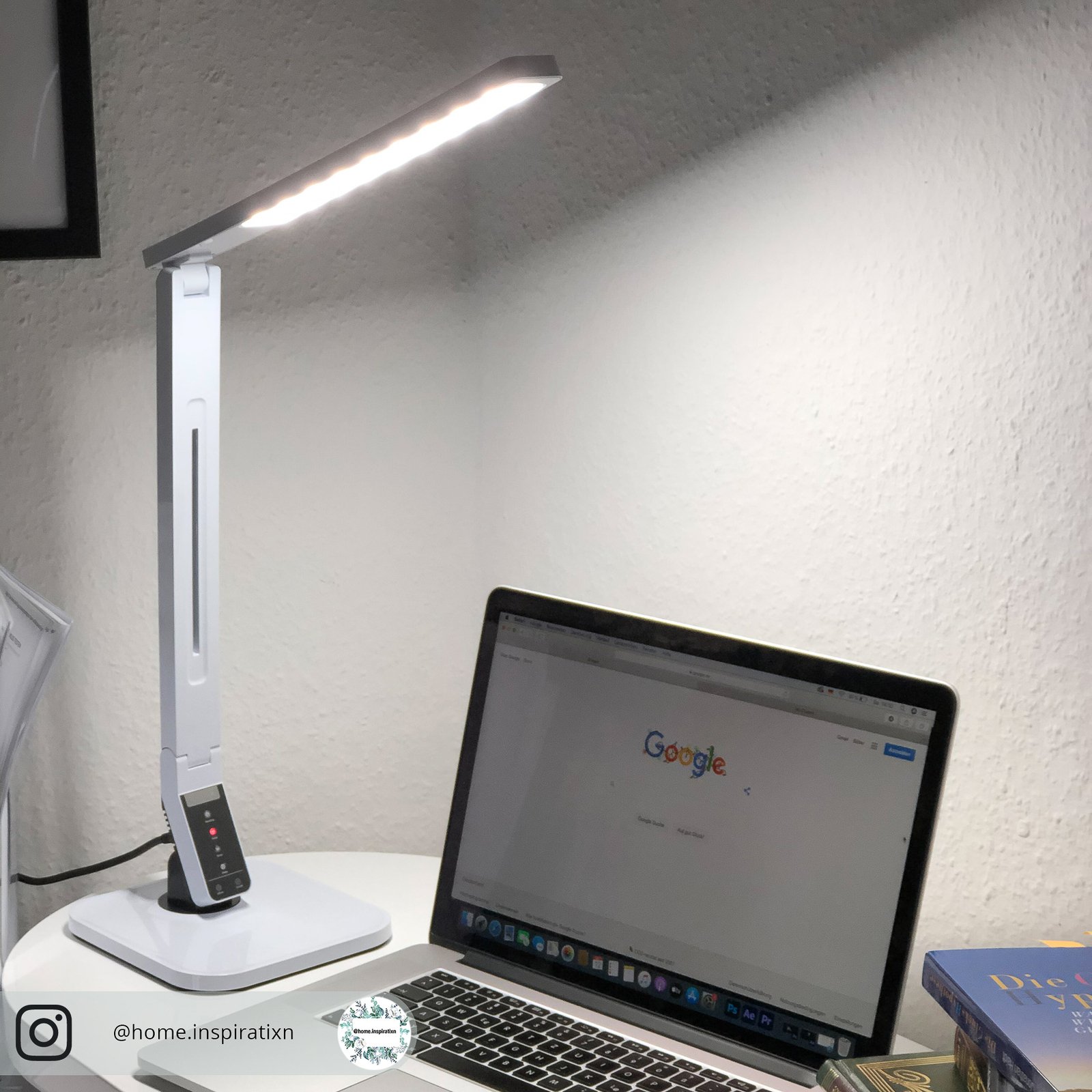 Bardzo nowoczesna lampka na biurko LED Eleni biała