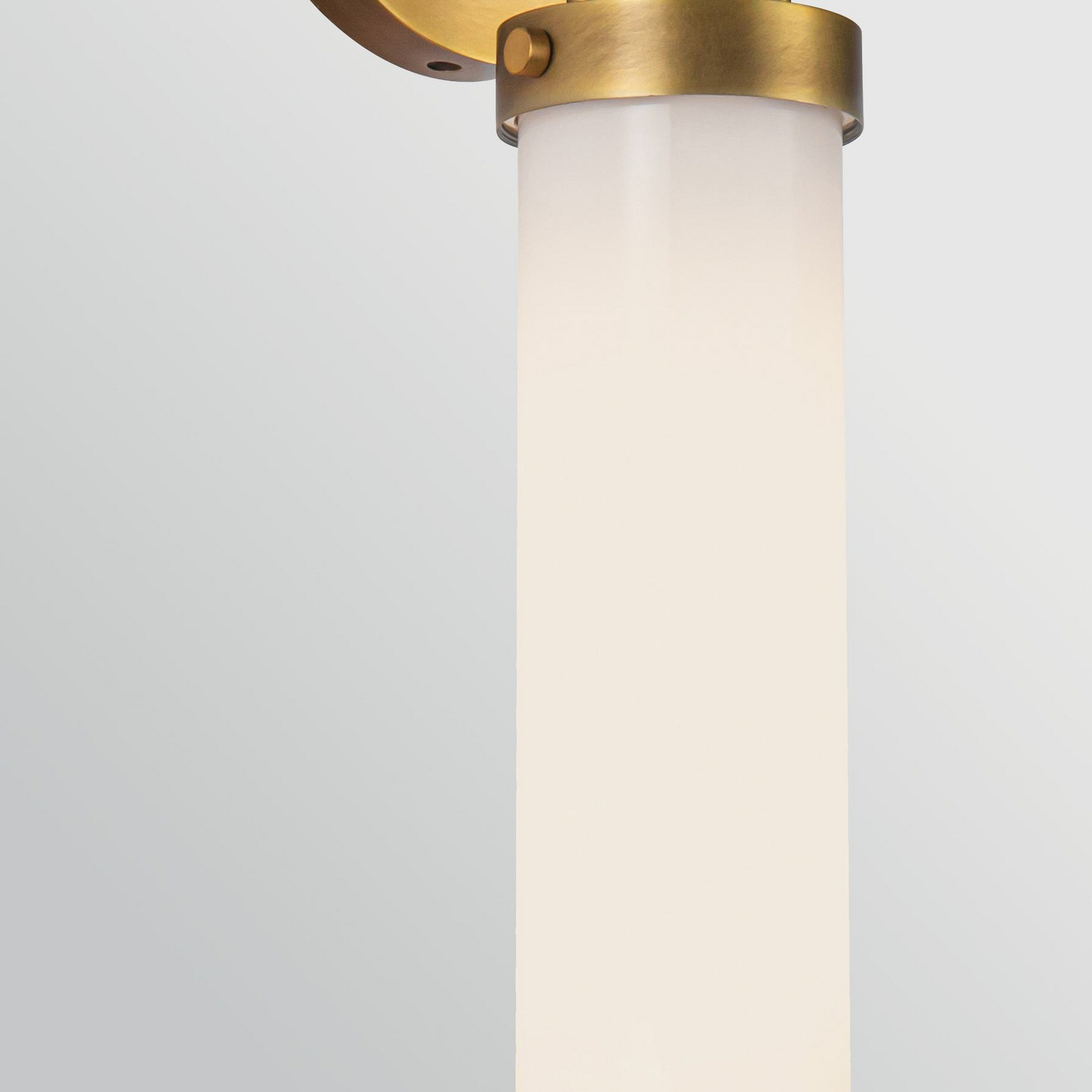 Vegglampe WYNWOOD, gammel messing Høyde 40 cm Metall/opalglas E27