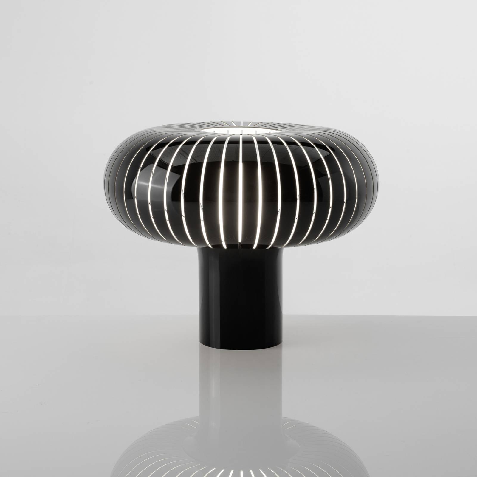 Kartell lampa stołowa Teresa, czarna, Ø 50 cm, PMMA z recyklingu