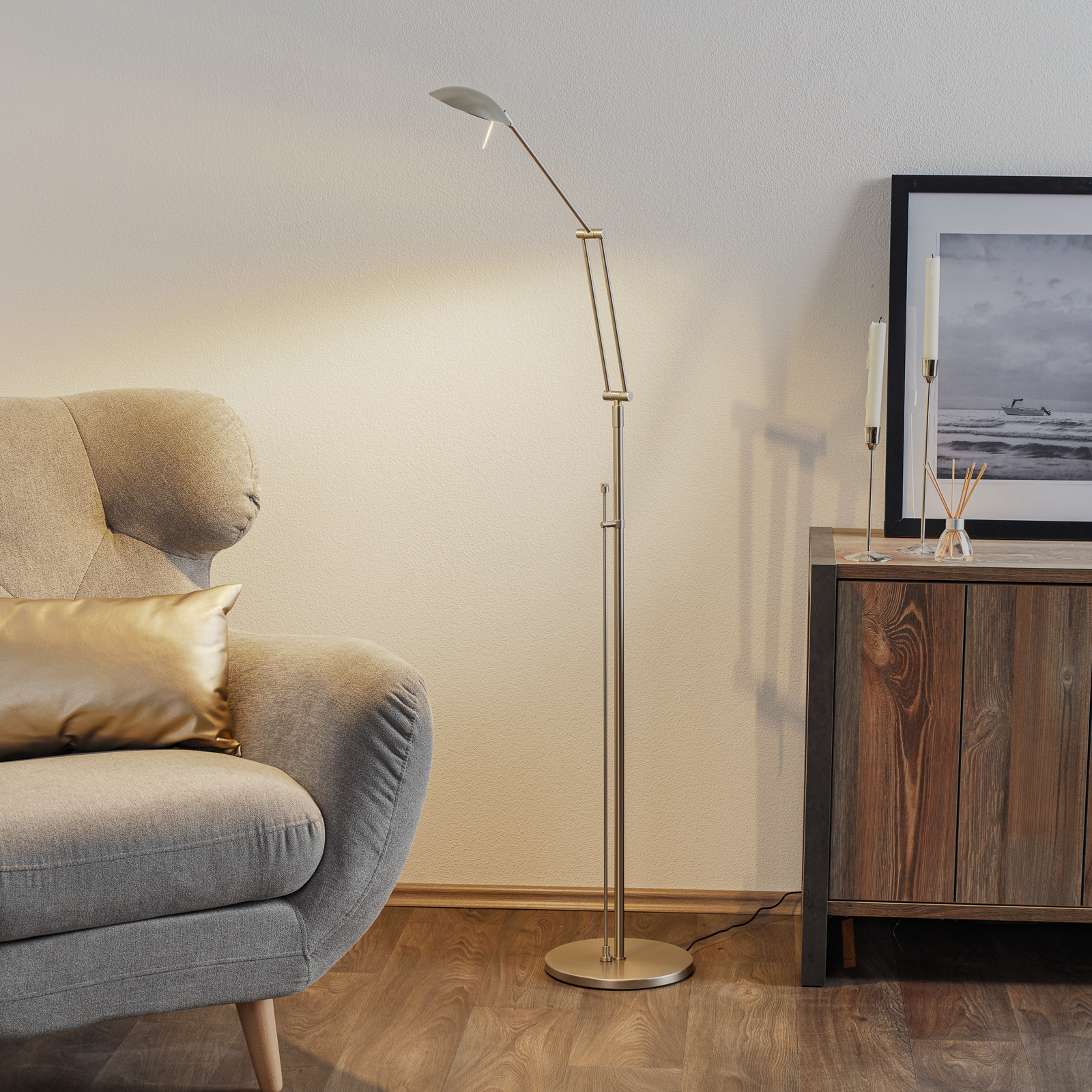 LED stāvlampa Carl, niķeļa krāsā, regulējama, dimmerējama