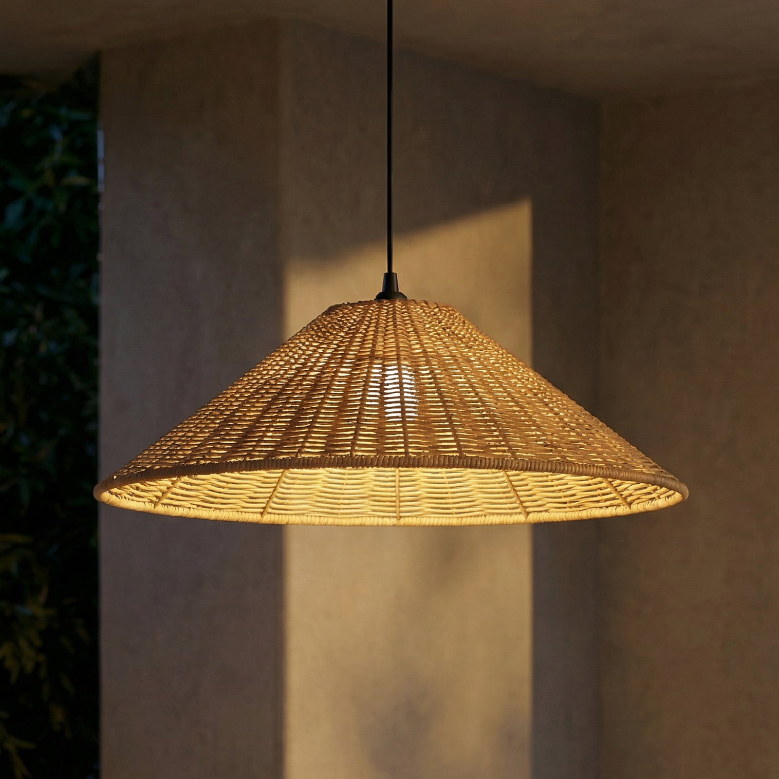 Taniola kültéri függesztett lámpa, Ø 60 cm, E27, kúpos, rattan, IP44 - Lucande