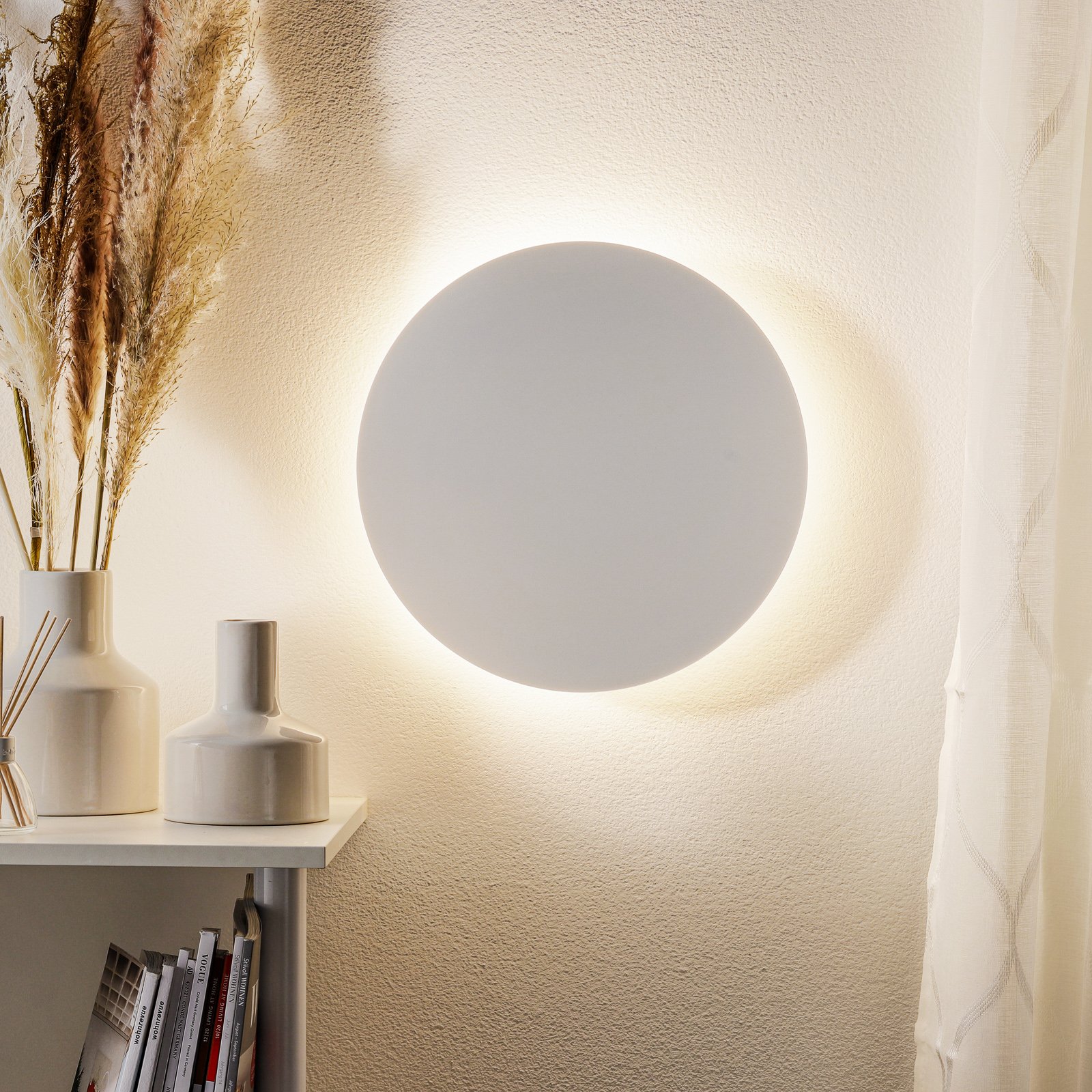 Escale Blade LED wall light, matt white, Ø 34 cm