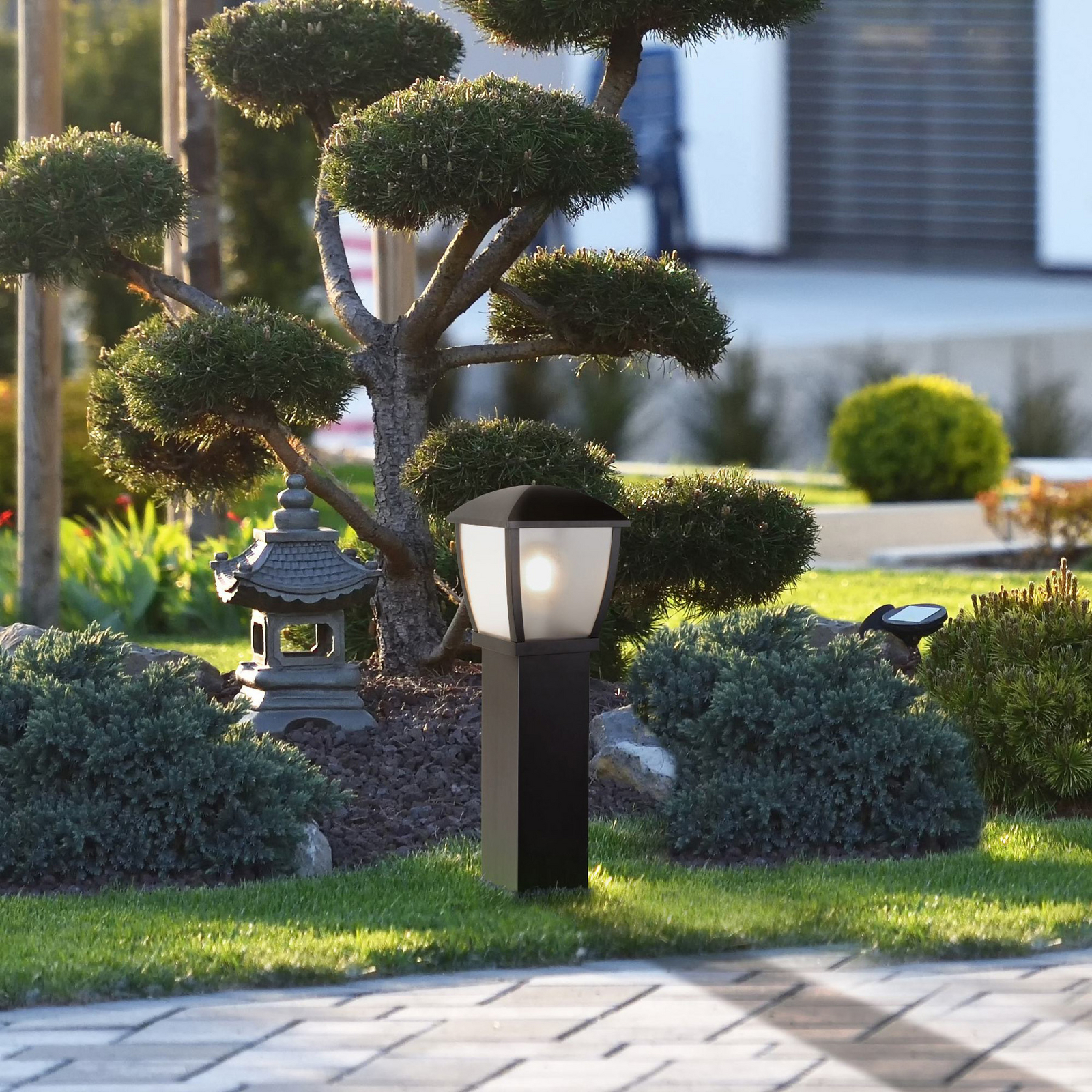 Borne lumineuse Seattle, IP44, noir, hauteur 73 cm, métal