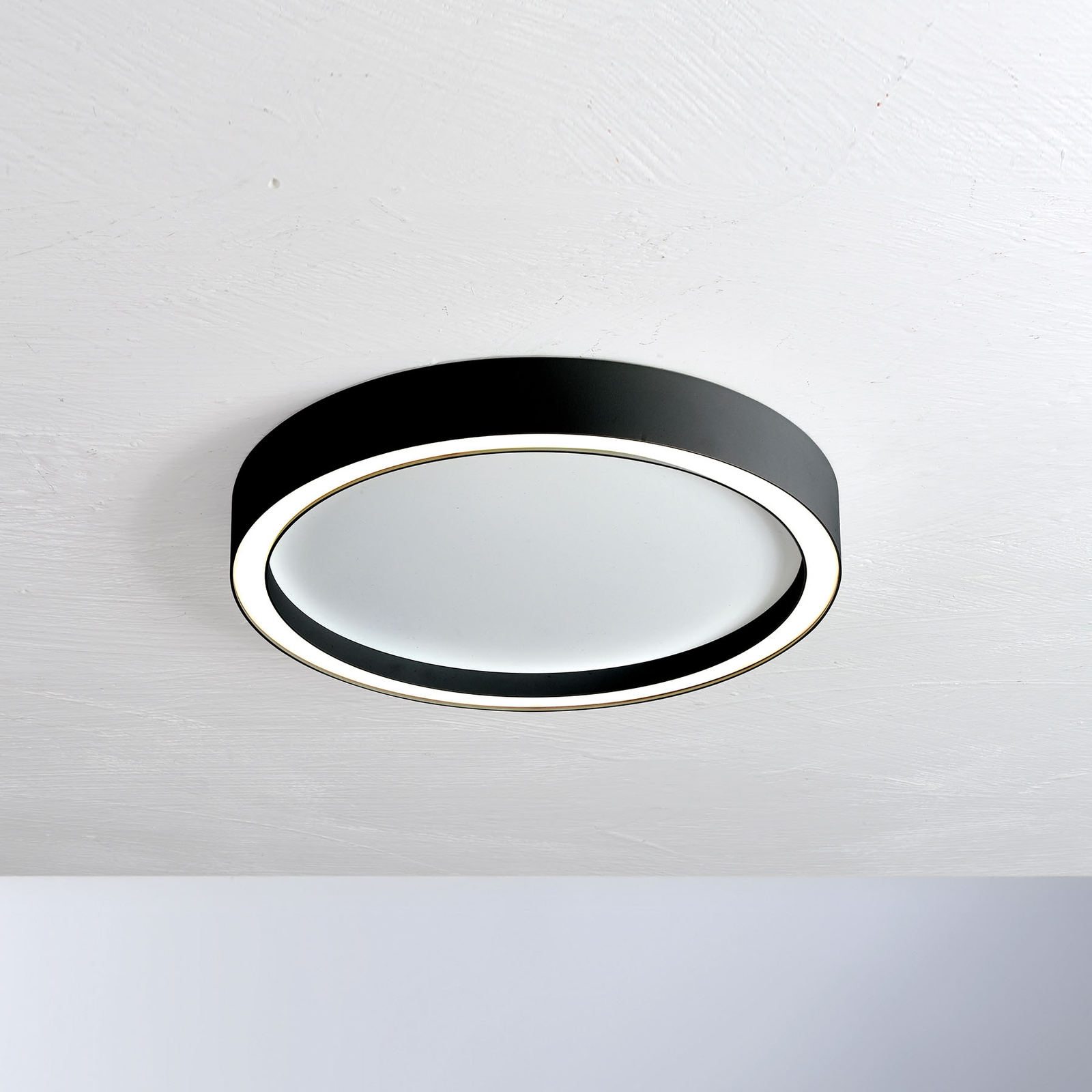 Bopp Aura LED ceiling light Ø 30cm white/black