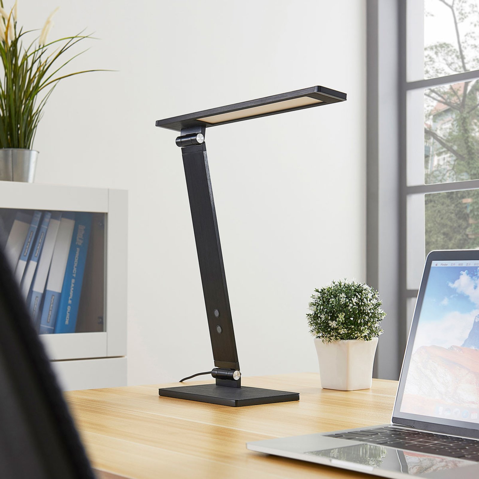 Salome - dimmable LED desk lamp, black