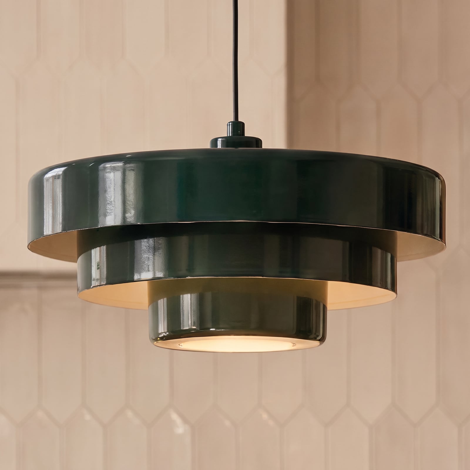 Tivra Hängeleuchte, glänzend grün, Ø 35 cm, Metall - Lindby Tivra Hängeleuchte, glänzend grün, Ø 35 cm, Metall - Lindby