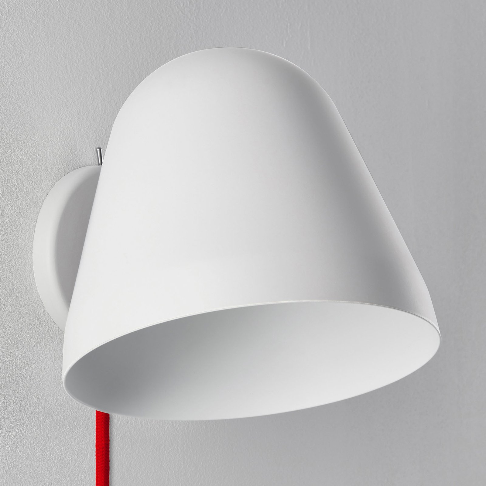 Nyta Tilt Wall Short wall lamp, red cable, white