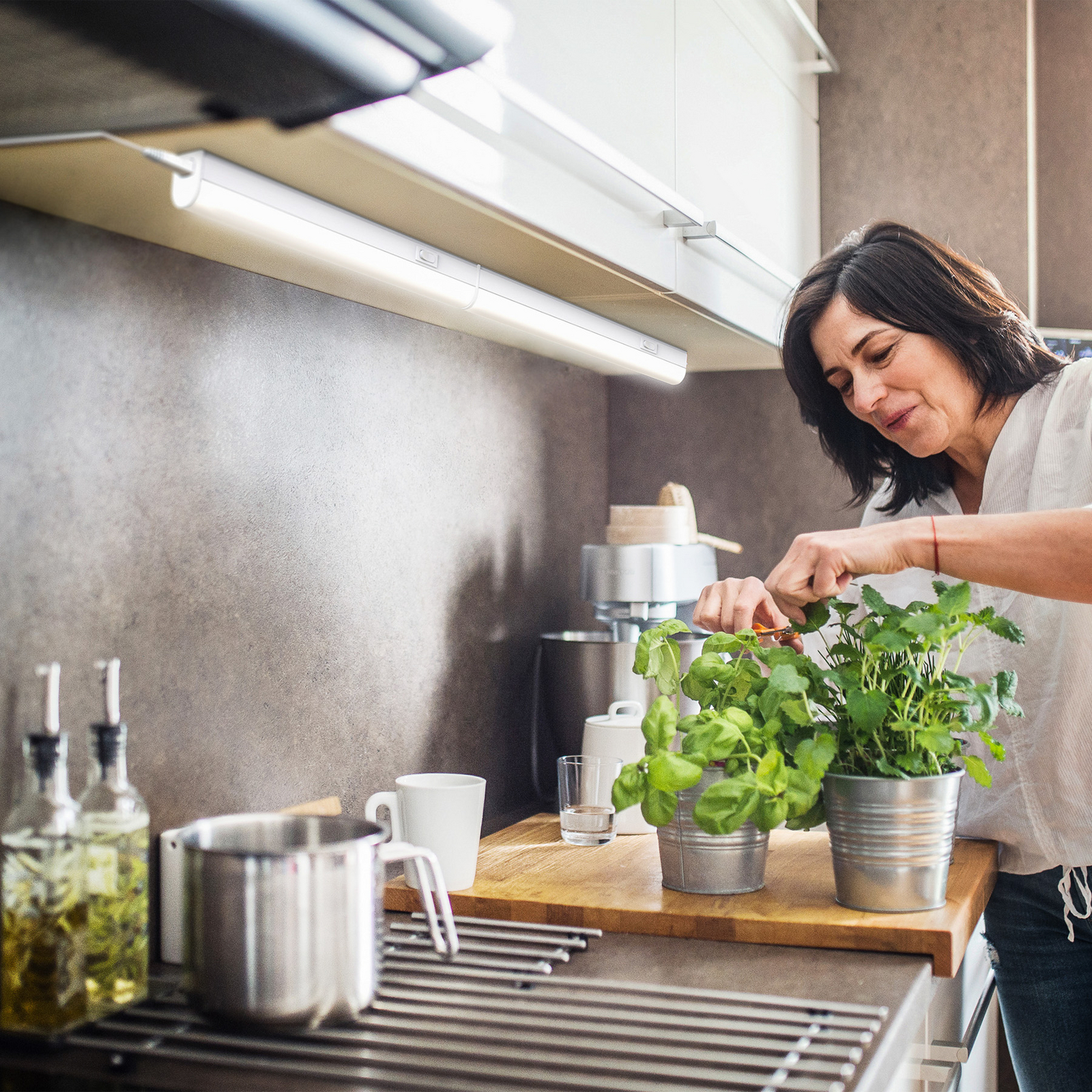 LED meubelverlichting June, wit, lengte 57,3 cm, 4.000 K LED meubelverlichting June, wit, lengte 57,3 cm, 4.000 K