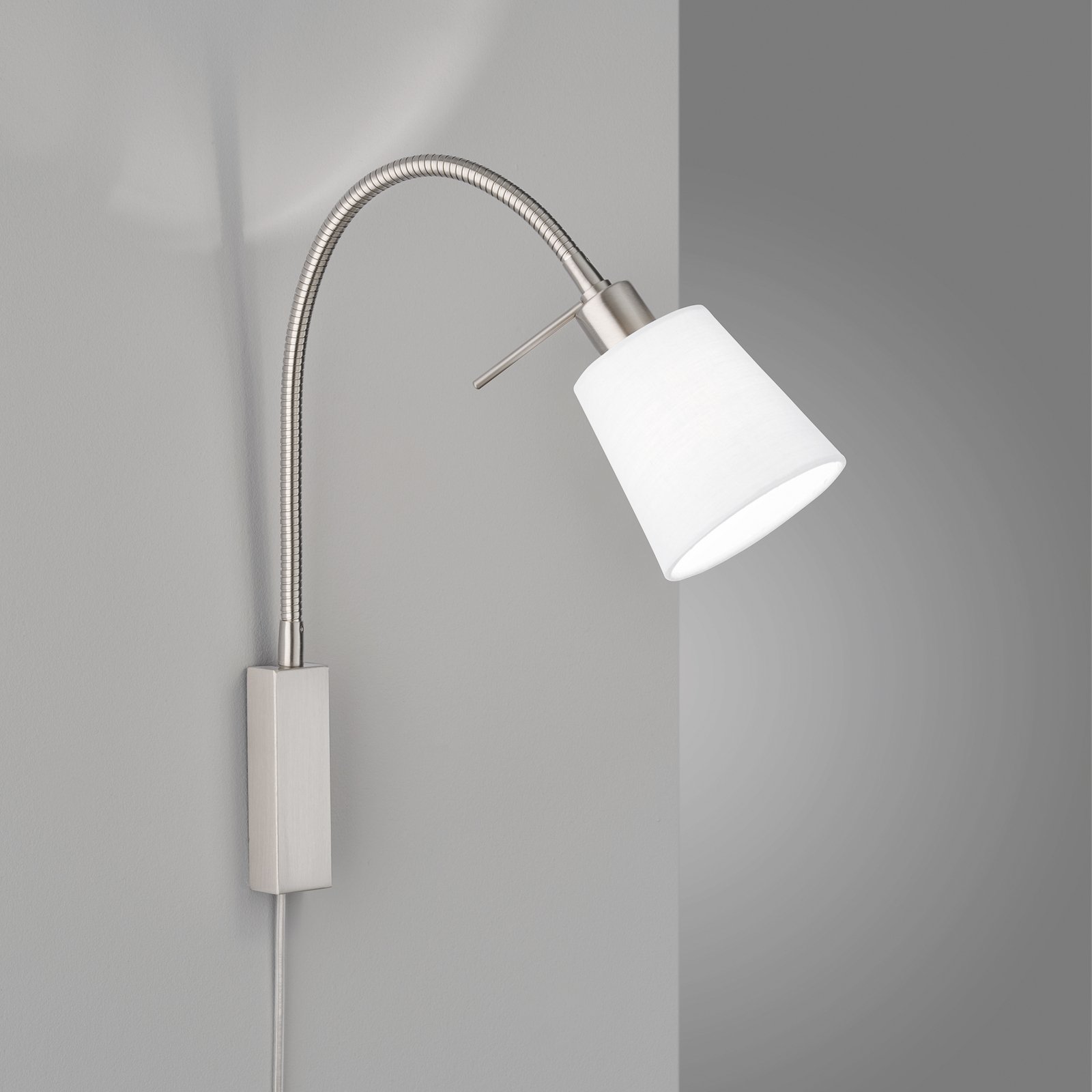 Wolke wall light made of chintz with flexible arm