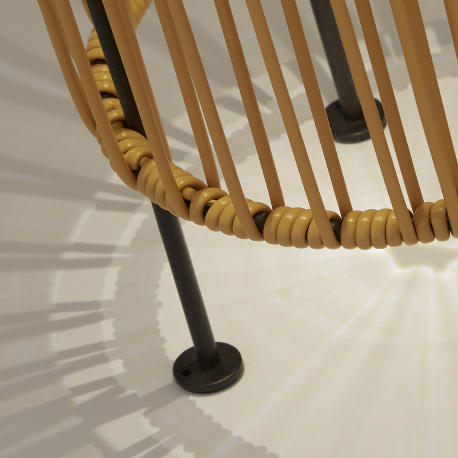 Solarna LED stoječa svetilka Livay, okra, ratana, 68 cm, IP44