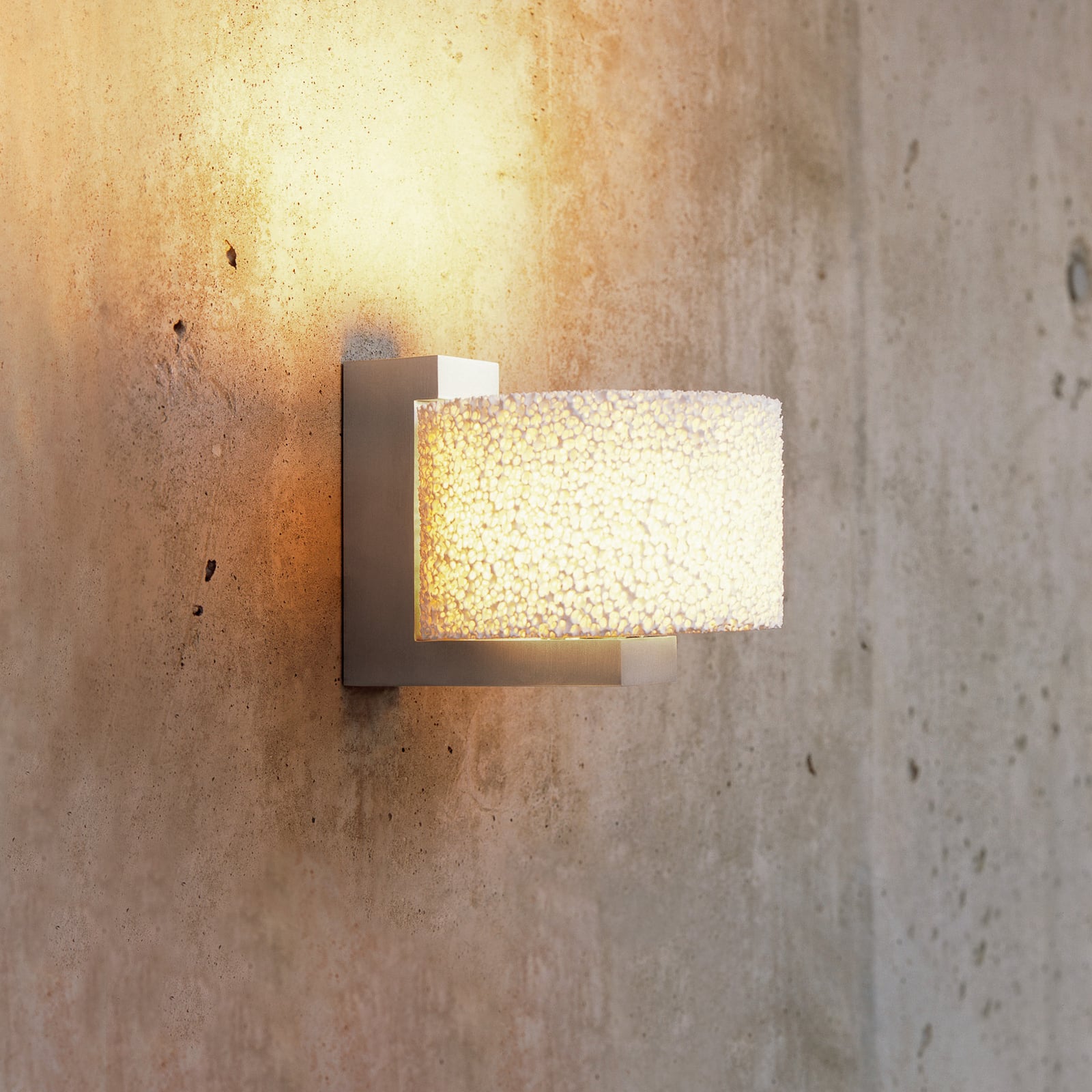 Reef LED wall light Brushed/White - serien.lighting