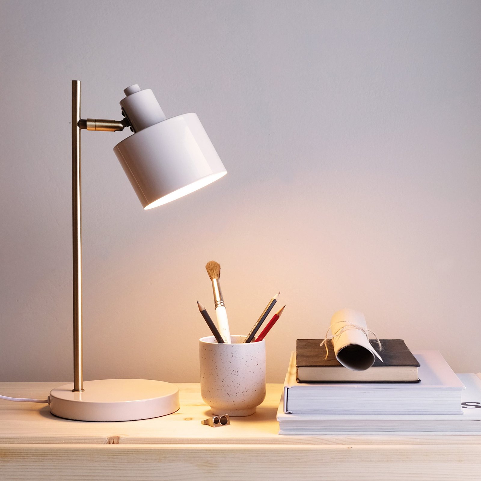 Ocean Bordslampa Beige/Brass - DybergLarsen