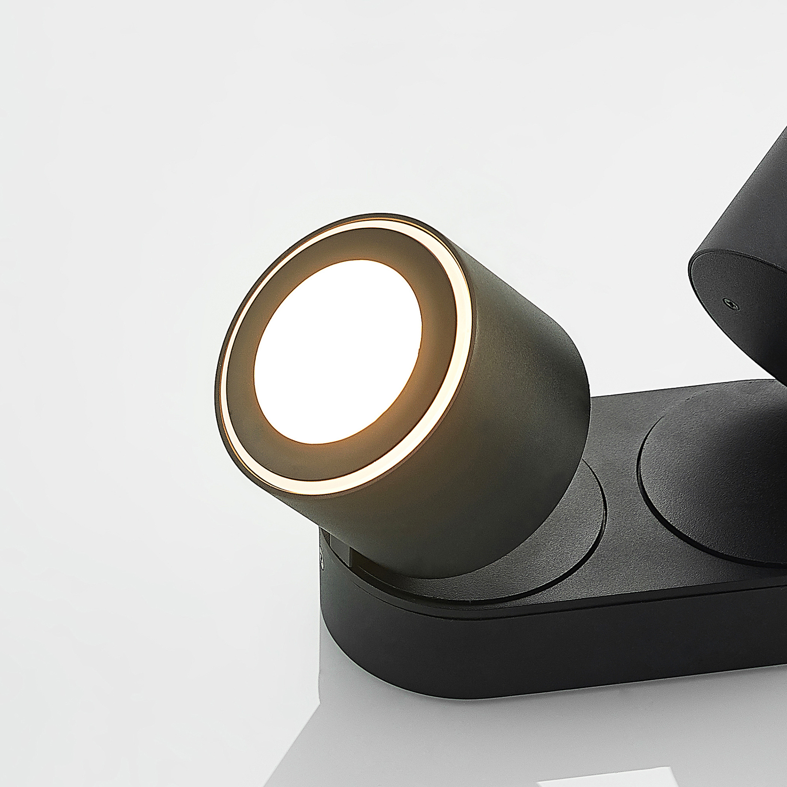 Lindby Lowie spot LED, 2 luci, nero