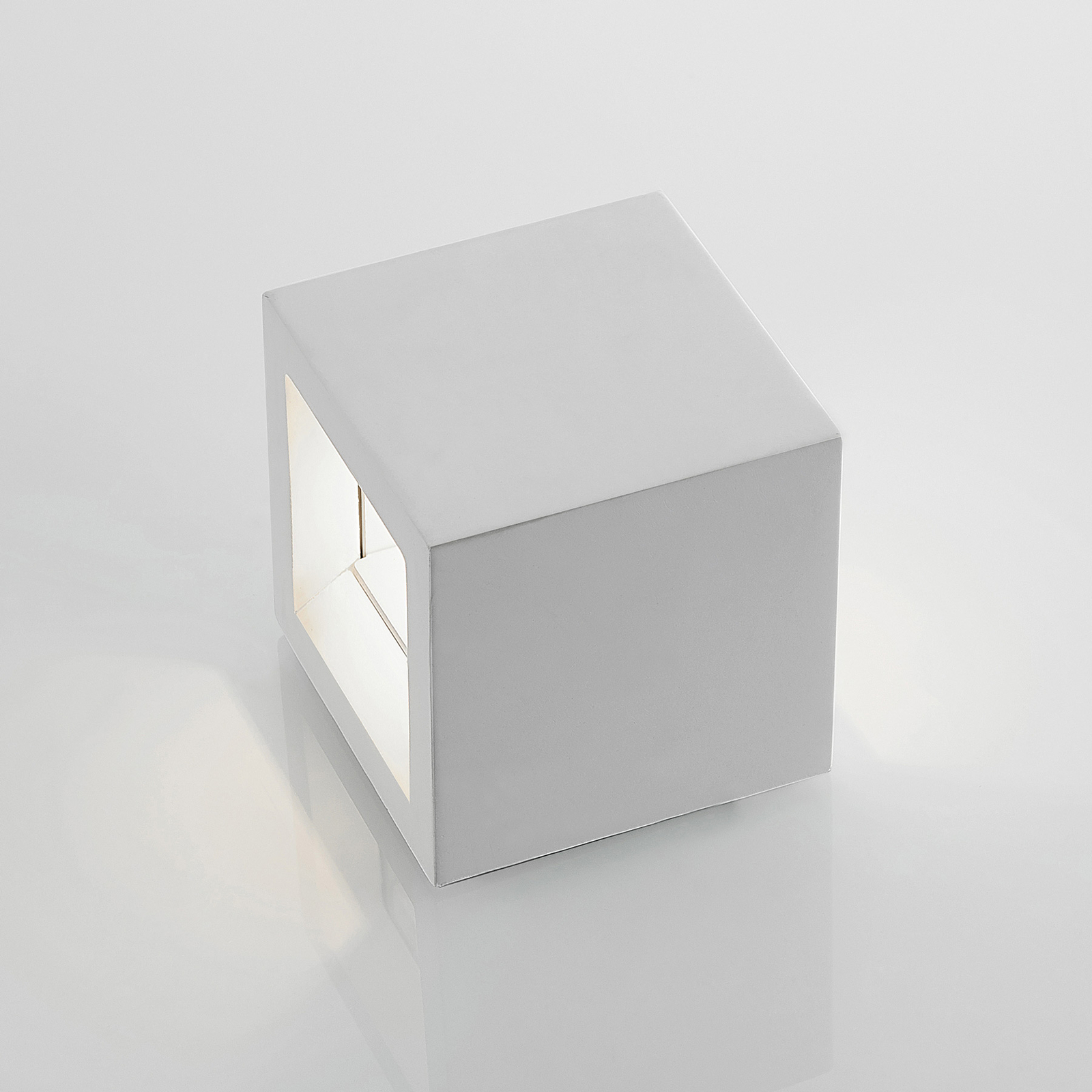Lindby Quaso-LED-væglampe af hvid gips