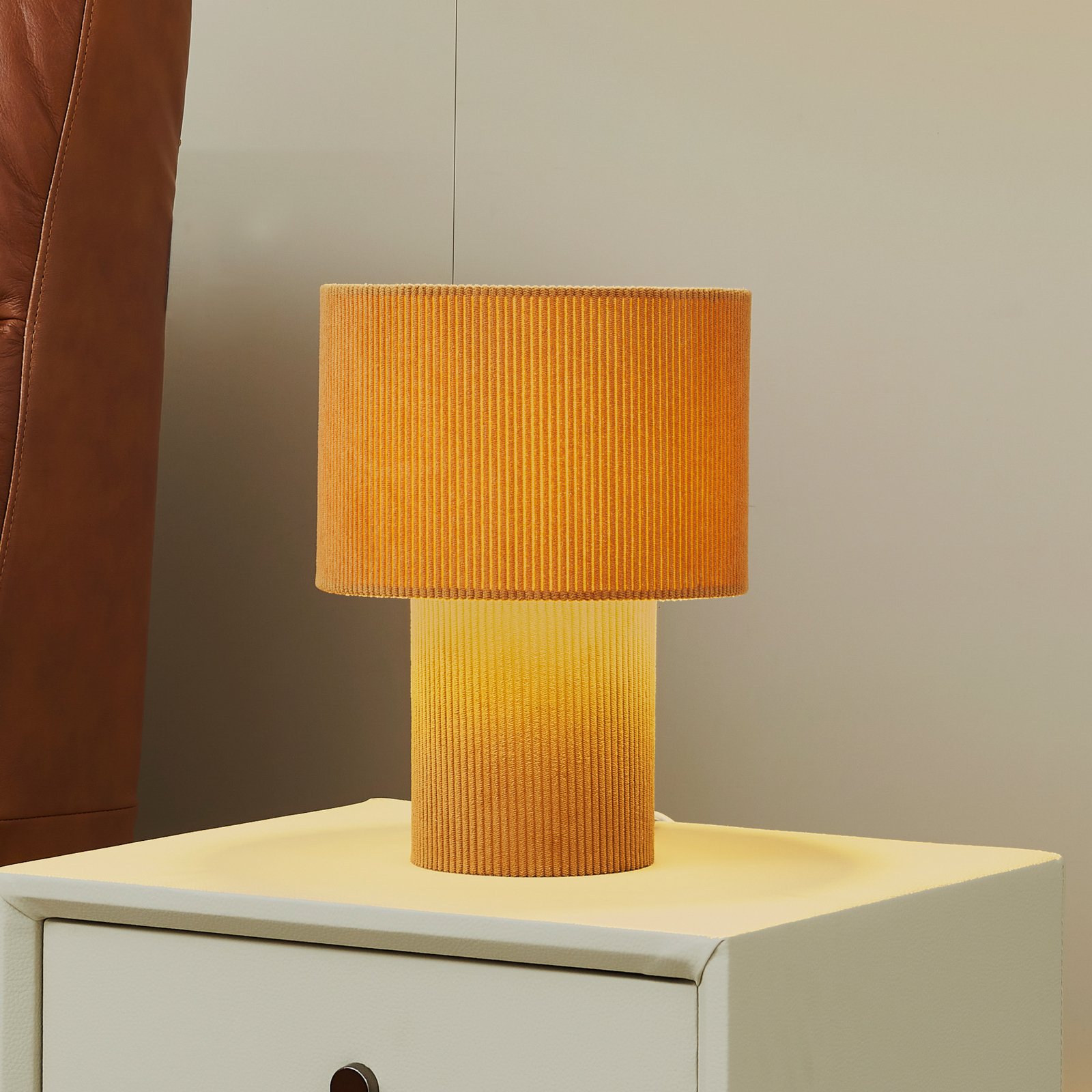 Lindby bordslampa Jone, ljusbrun, textil, 30 cm hög, E27