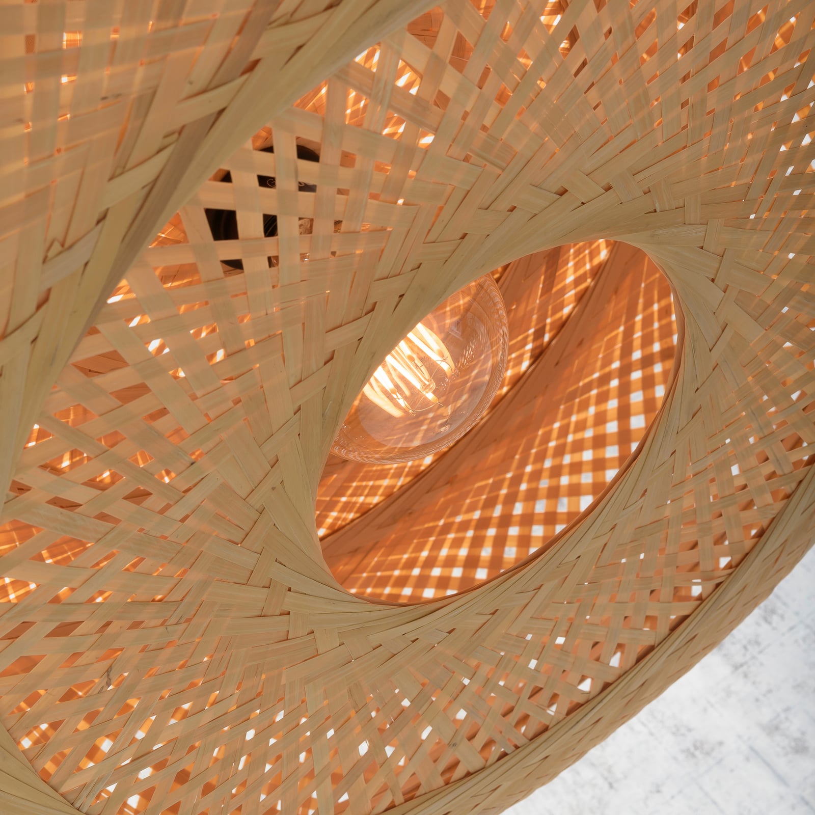 GOOD & MOJO Candeeiro suspenso Palawan, natural, Ø 60 cm, bambu, E27 GOOD & MOJO Candeeiro suspenso Palawan, natural, Ø 60 cm, bambu, E27