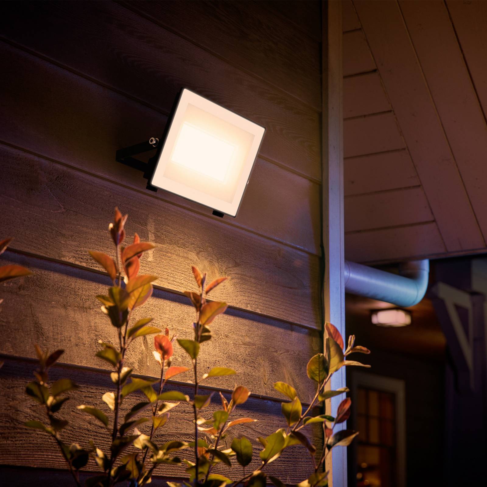 Reflektor zewnętrzny LED Philips Lois UE flood, 24 W, 3000 K, IP65