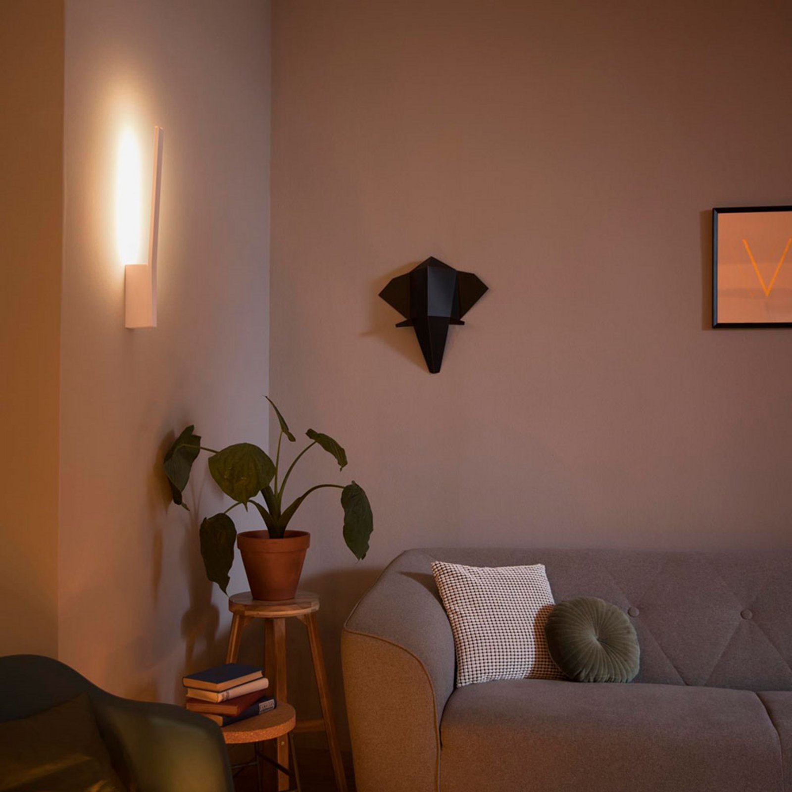 Liane Hue Aplică de Perete White Bluetooth White/Color Amb. - Philips Hue