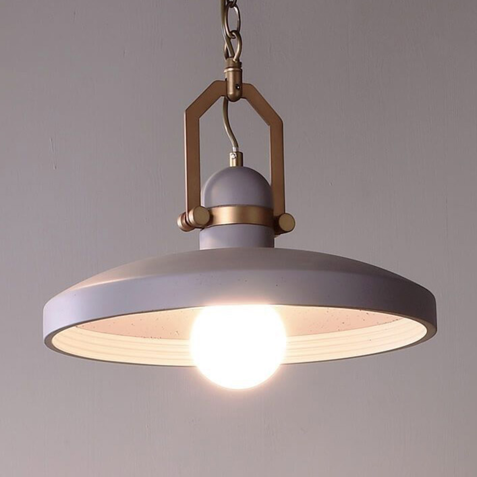 Cygni pendant light made of concrete