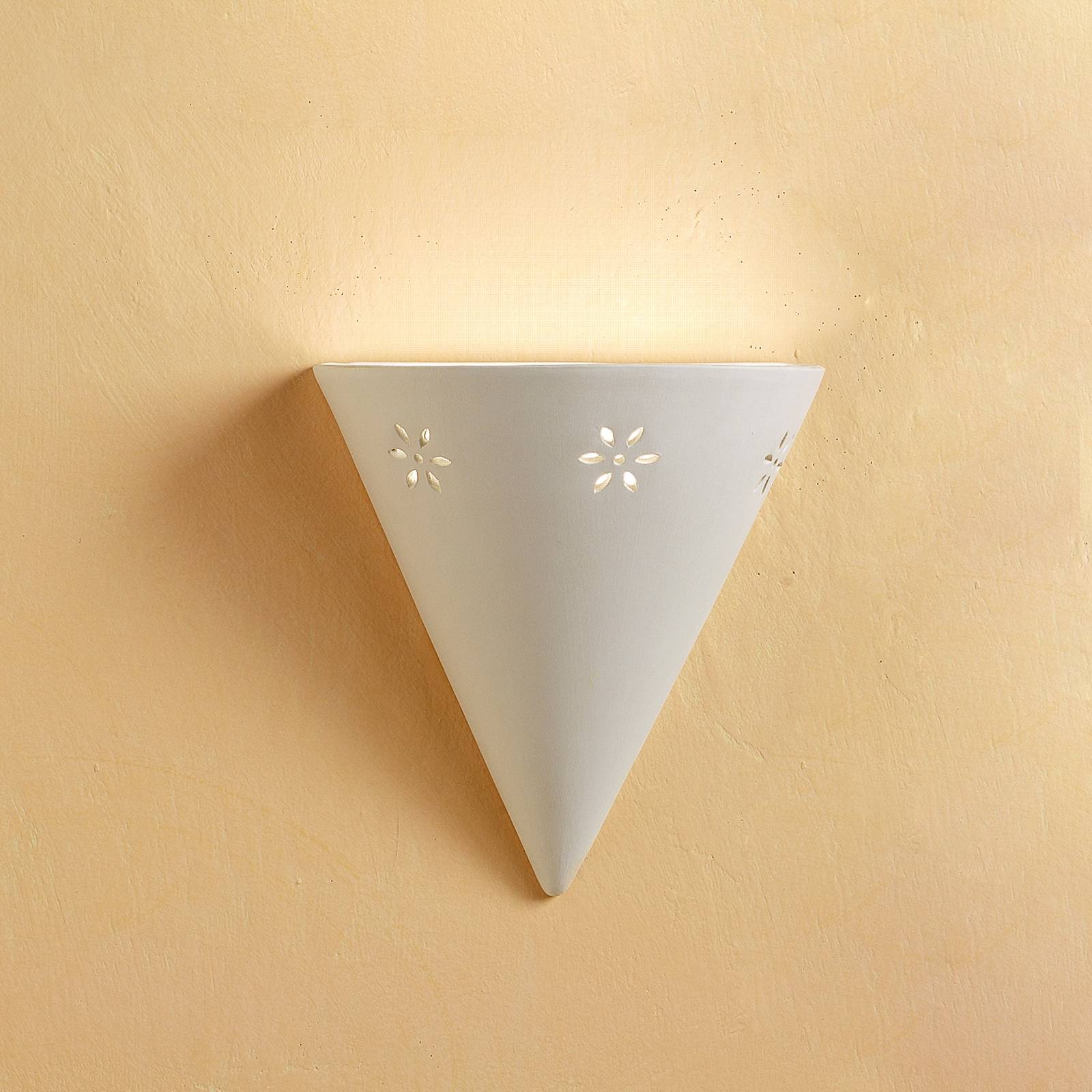 E-shop Nástenné svietidlo Cono z bielej keramiky