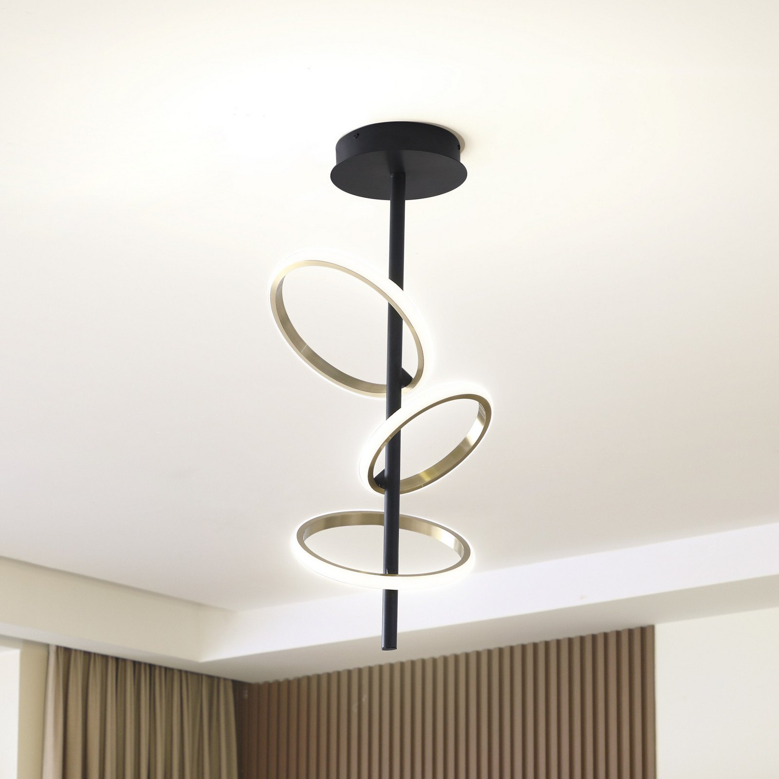 Plafonieră cu LED Lucande Madu negru metal înălțime 75 cm - Camera de zi / sufragerie - modern - negru auriu alb - Plastic