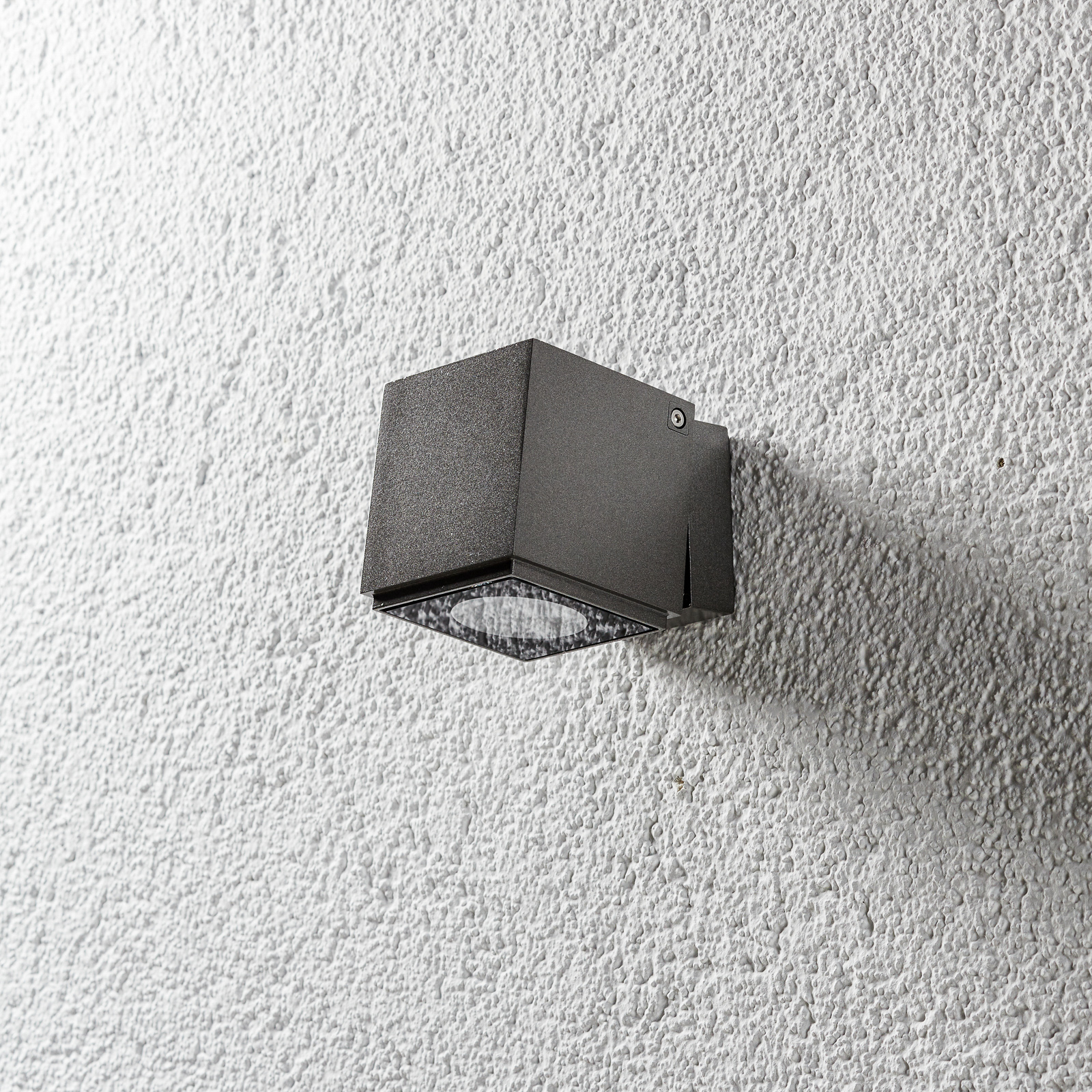 iGuzzini iPro LED-Außenwandlampe 830 7,7W grau 32°