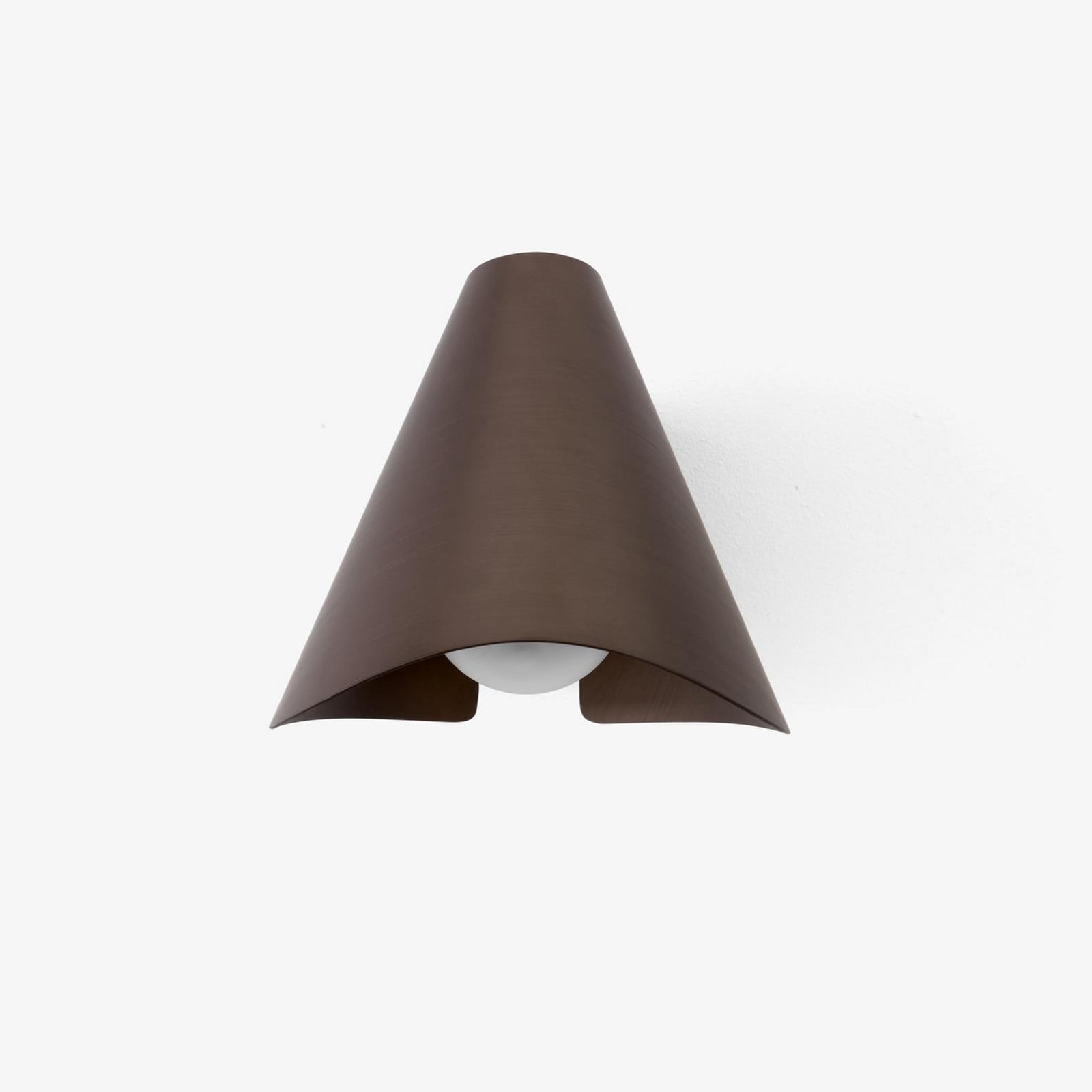 Bonnet SC103 V&auml;gglampa Brons/Svart &Tradition - Vardagsrum - Modern - Aluminium - Med en ljusk&auml;lla