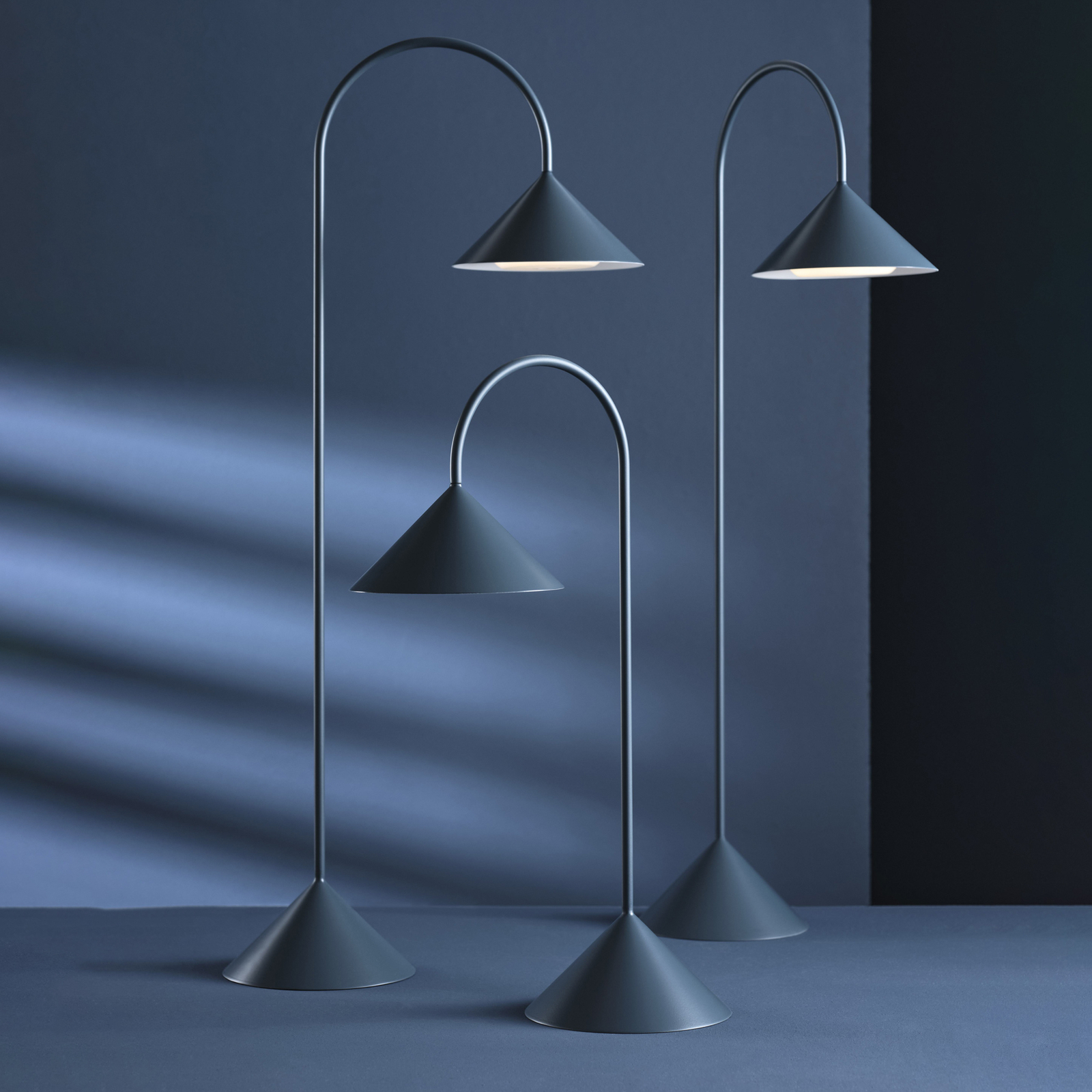 Grasp Portable Lampe de Table H47 Matt Petroleum - Frandsen