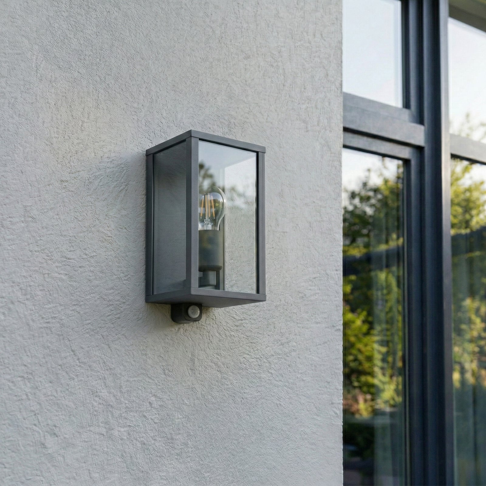 Aplique para exterior Lindby Peldar, antracita/transparente, 26 cm, sensor