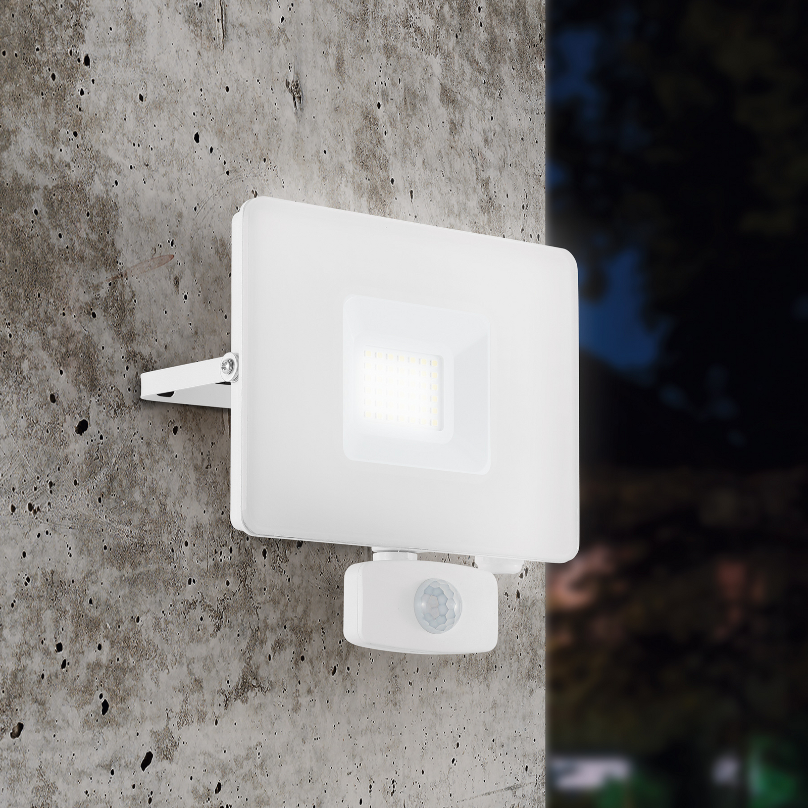 Reflektor zewnętrzny LED Faedo 3 z czujnikiem, 30W