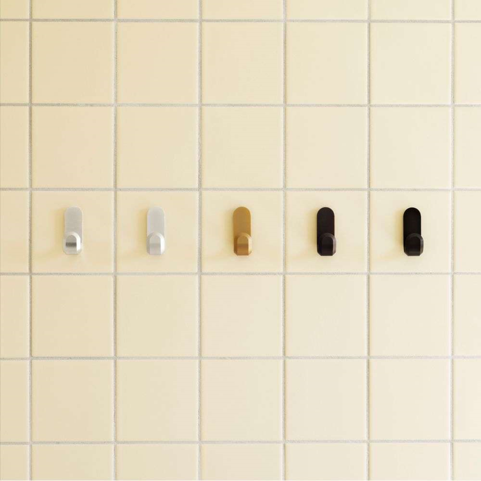 Curve Mini Hooks 2 pcs. Matt Brown - Normann Copenhagen