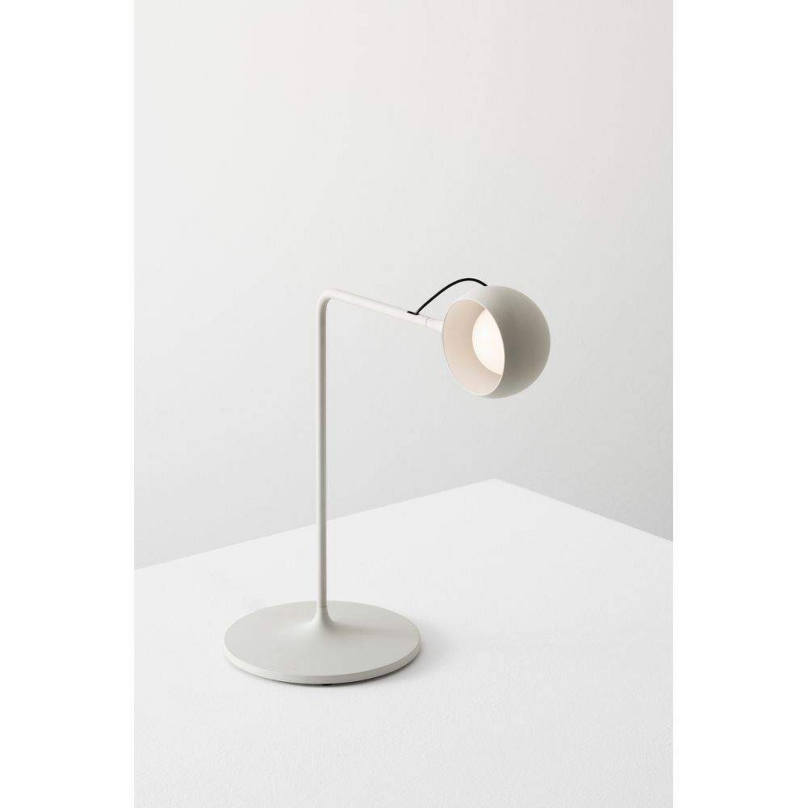 IXA Candeeiro de Mesa White/Grey - Artemide