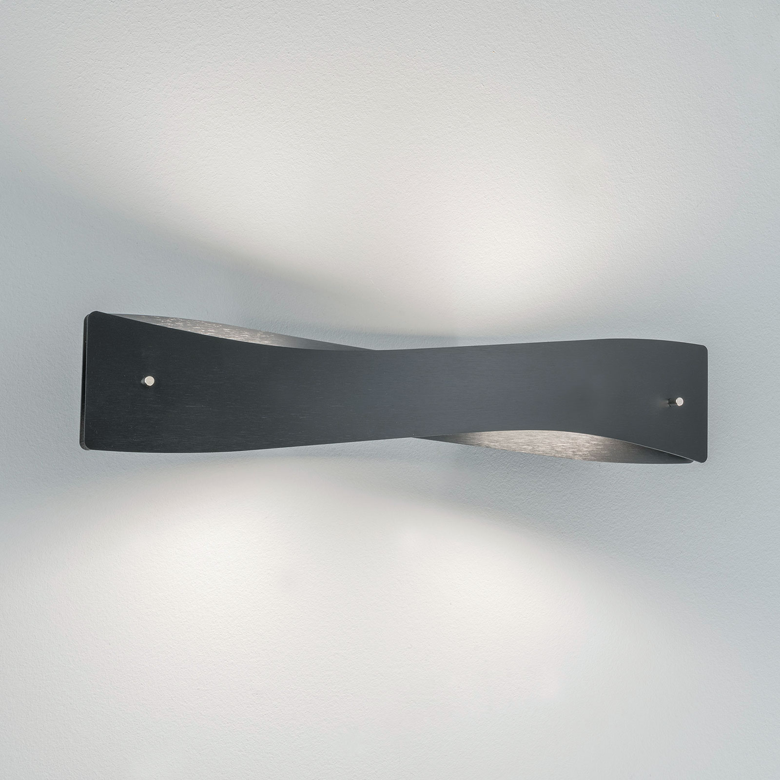 Lucande Lian LED wall light, black, alu, for Living / Dining Room, aluminium, steel, brass, 9 W, energy efficiency: A+, W: 47.5 cm, H: 9.2 cm