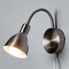 Nástěnné svítidlo Lindby Amrei, barva niklu, 42 cm, zástrčka, stmívatelné