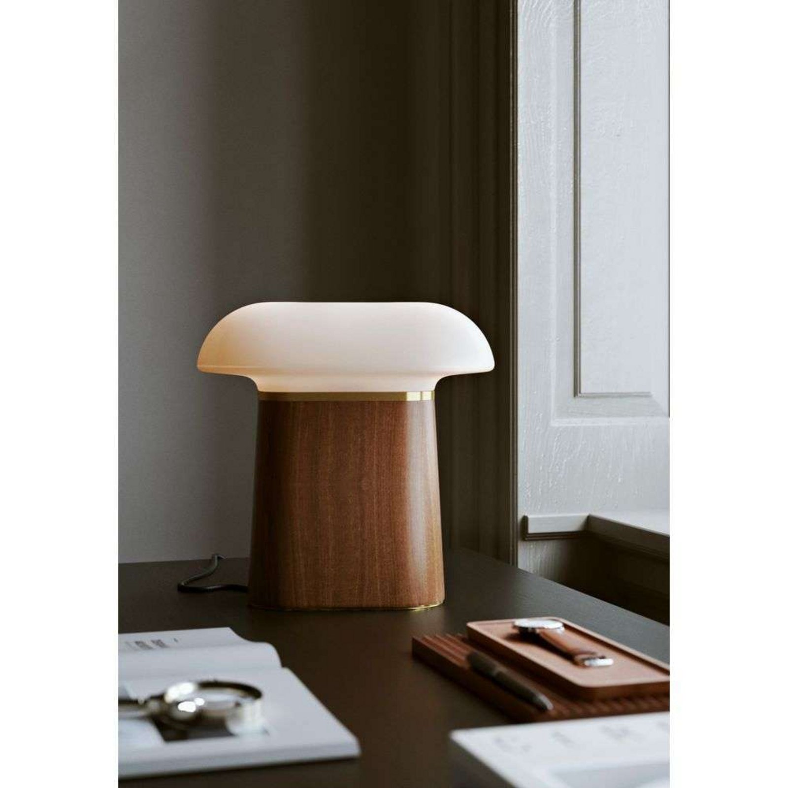 Nova Table Lamp Walnut/Opal - Woud